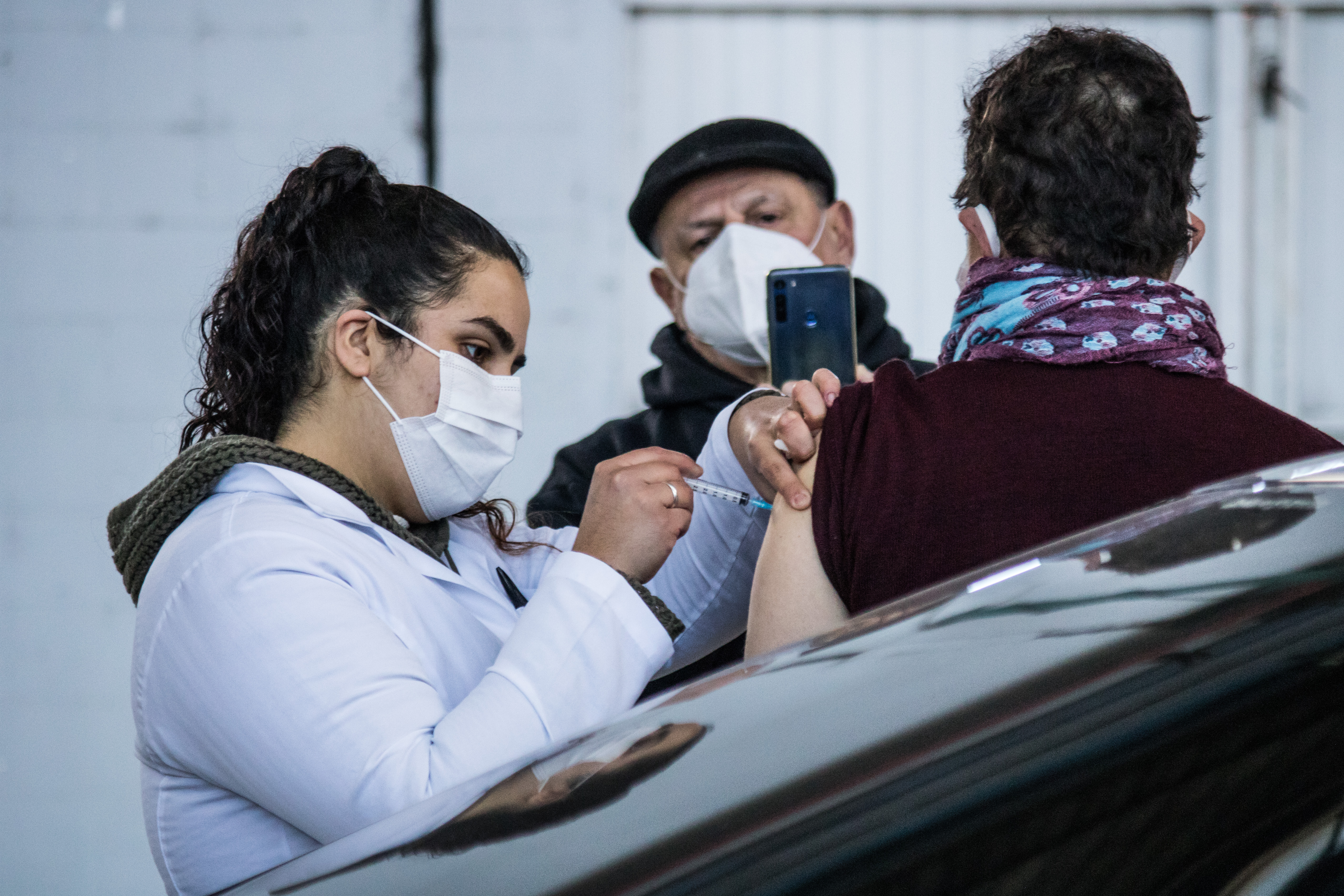 3.125 pessoas foram vacinadas contra a Covid-19 nesta terça-feira