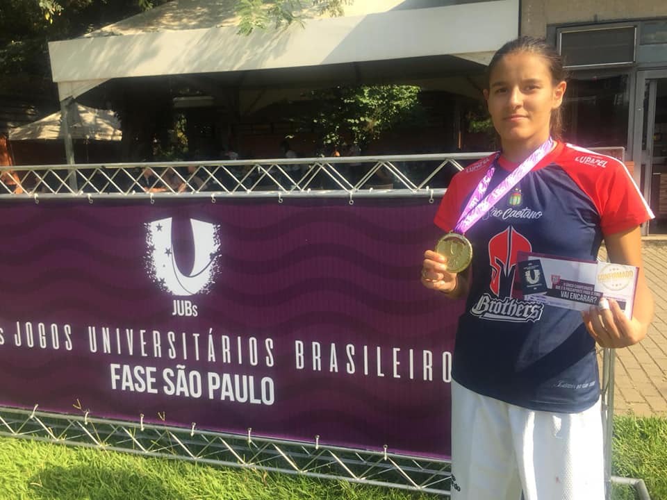 Ana Victória subiu no lugar mais alto do pódio em fase estadual da competição, realizada em São Paulo