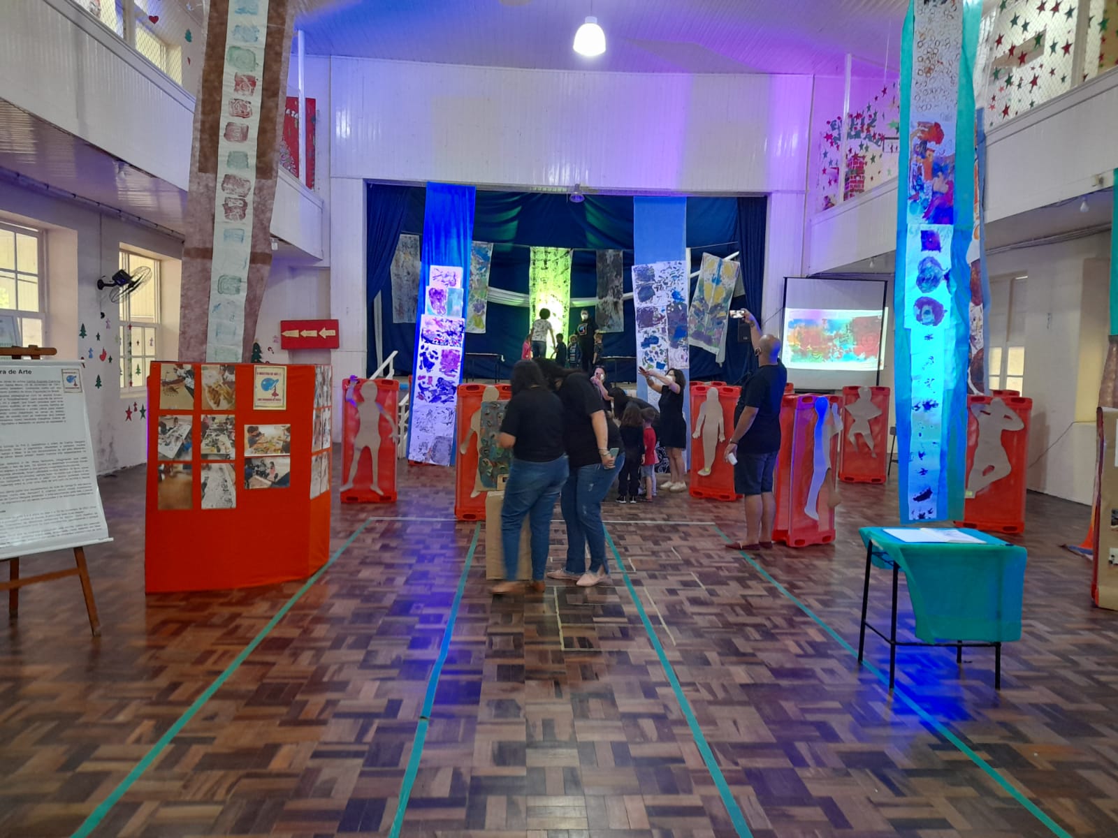 Trabalhos feitos pelos estudantes da Educação Infantil abordam obra do artista gaúcho Carlos Augusto Caminha Vergara dos Santos