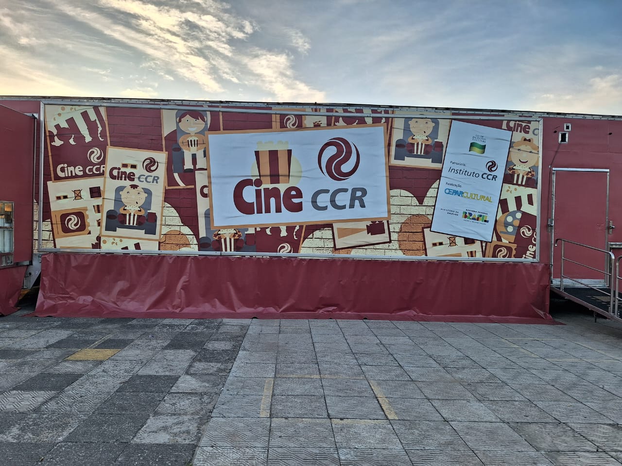 Sessões serão nos dias 25 e 26 de maio para cerca de 500 estudantes e para a população em geral