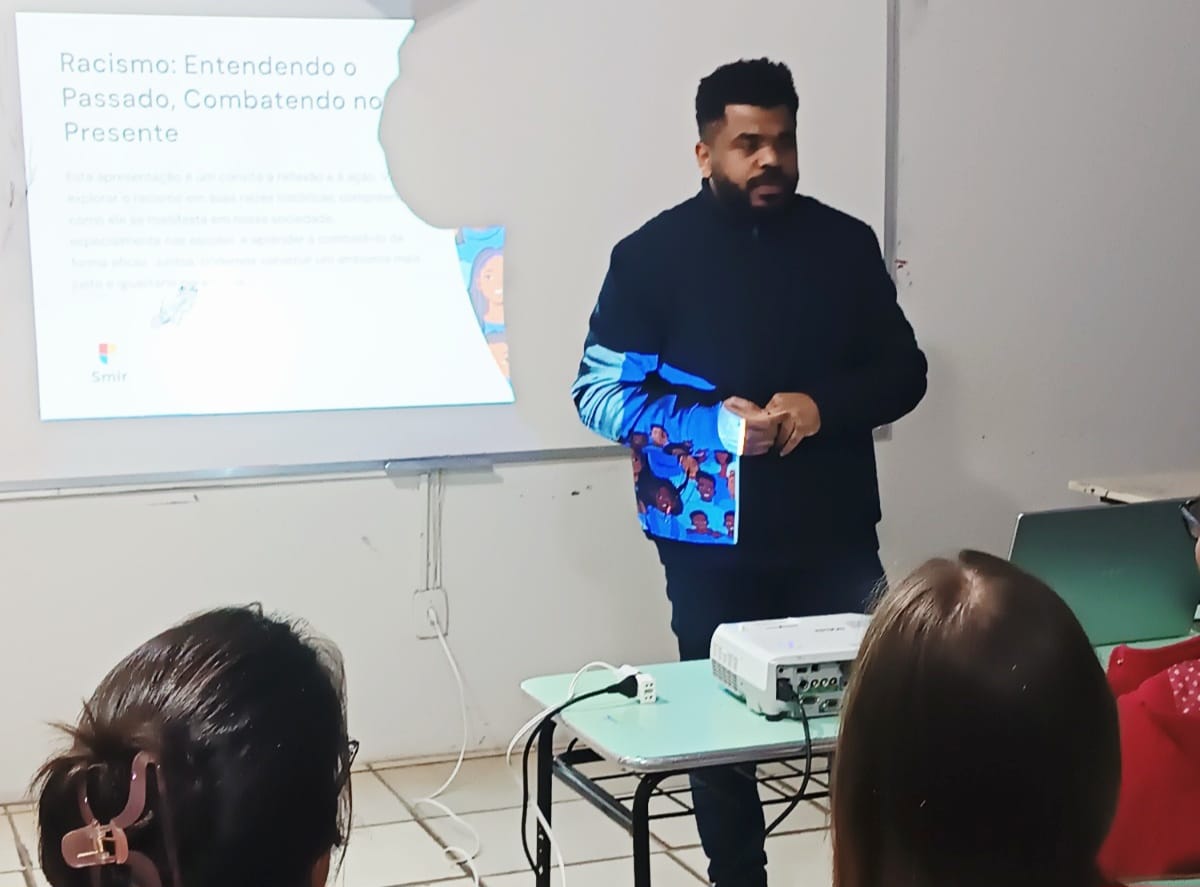 Encontro com estudantes aconteceu na noite de terça-feira