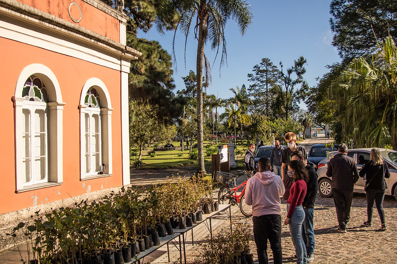 Ação conjunta entre a prefeitura e o programa de rádio 13 Horas movimentou o Parque da Baronesa neste sábado.