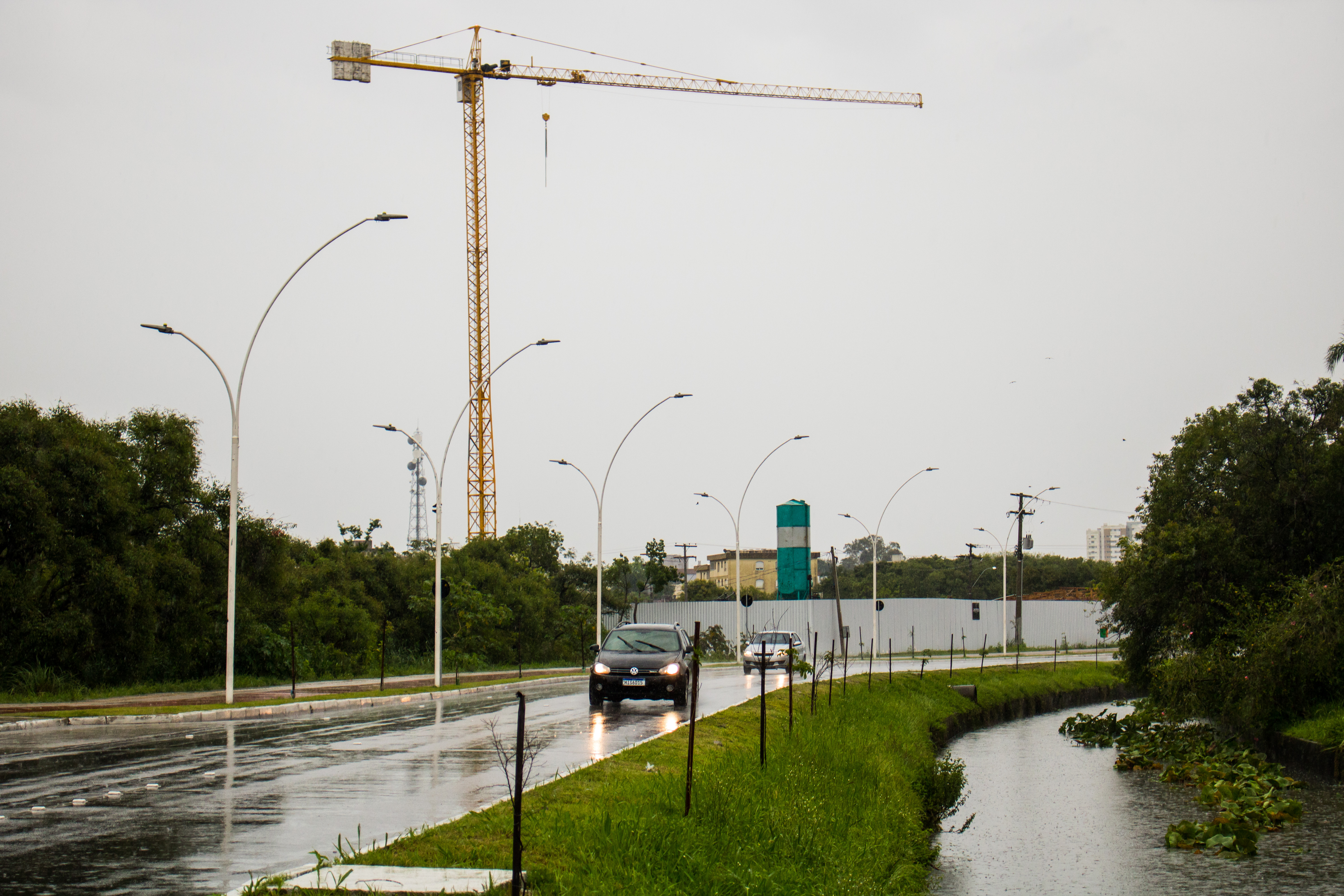 Pluviômetro central registra 46 milímetros de precipitação. Esse número se aproxima da metade da média do mês