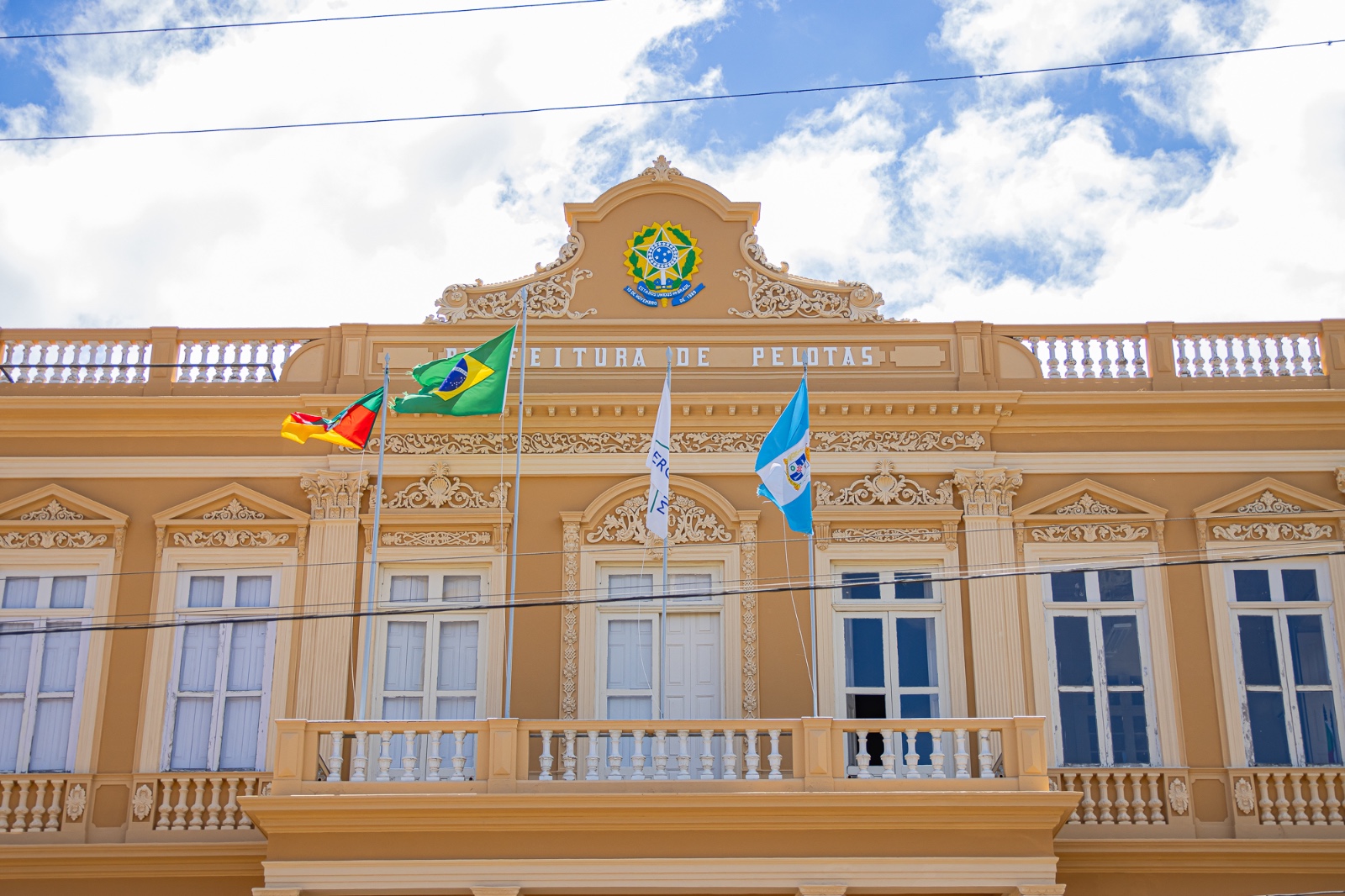 A Prefeitura reitera seu comprometimento com o combate ao racismo, colocando-nos ao lado de todas as pessoas que desejam um Brasil sem racismo e que lutam por esse objetivo