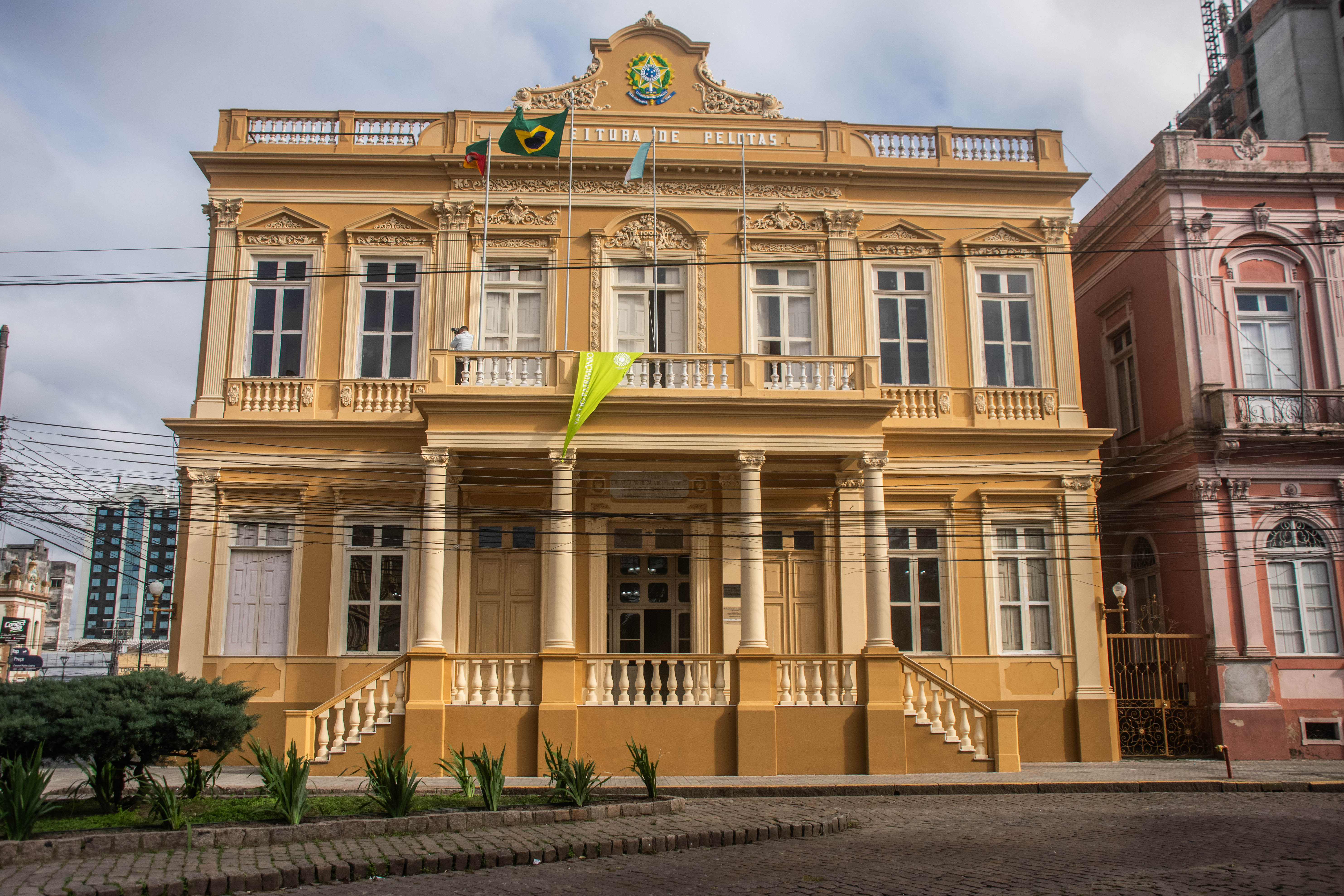 Mais de 6,8 mil servidoras atuam no Executivo municipal e ocupam cargos de liderança