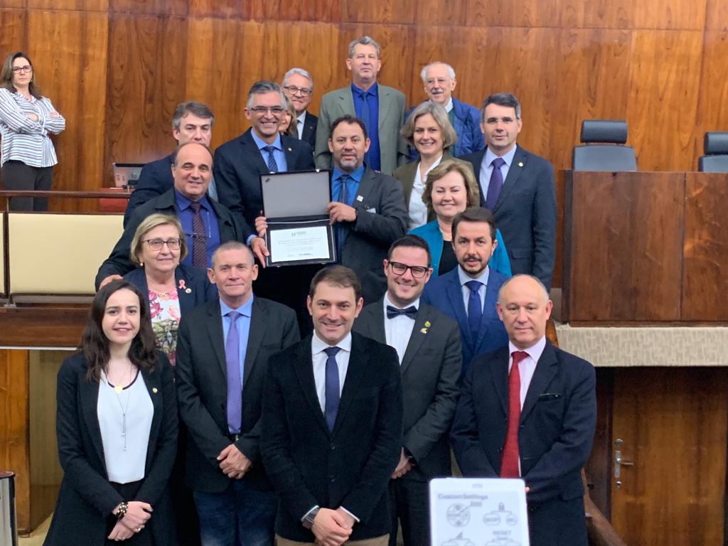 Prefeita Paula participou de sessão solene proposta pelo deputado estadual Luiz Henrique Viana
