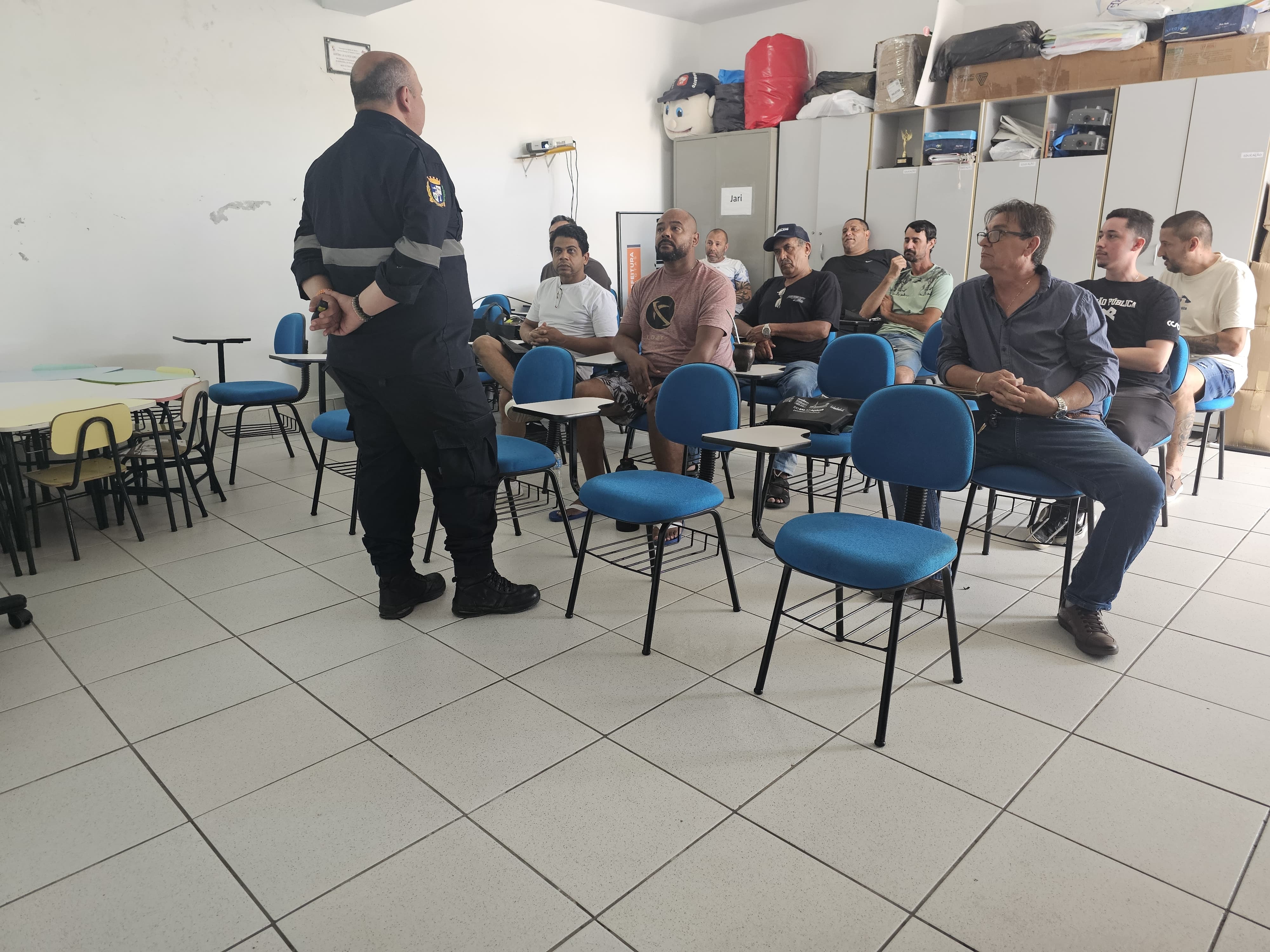 Prefeitura oferece o conteúdo, conforme lei municipal