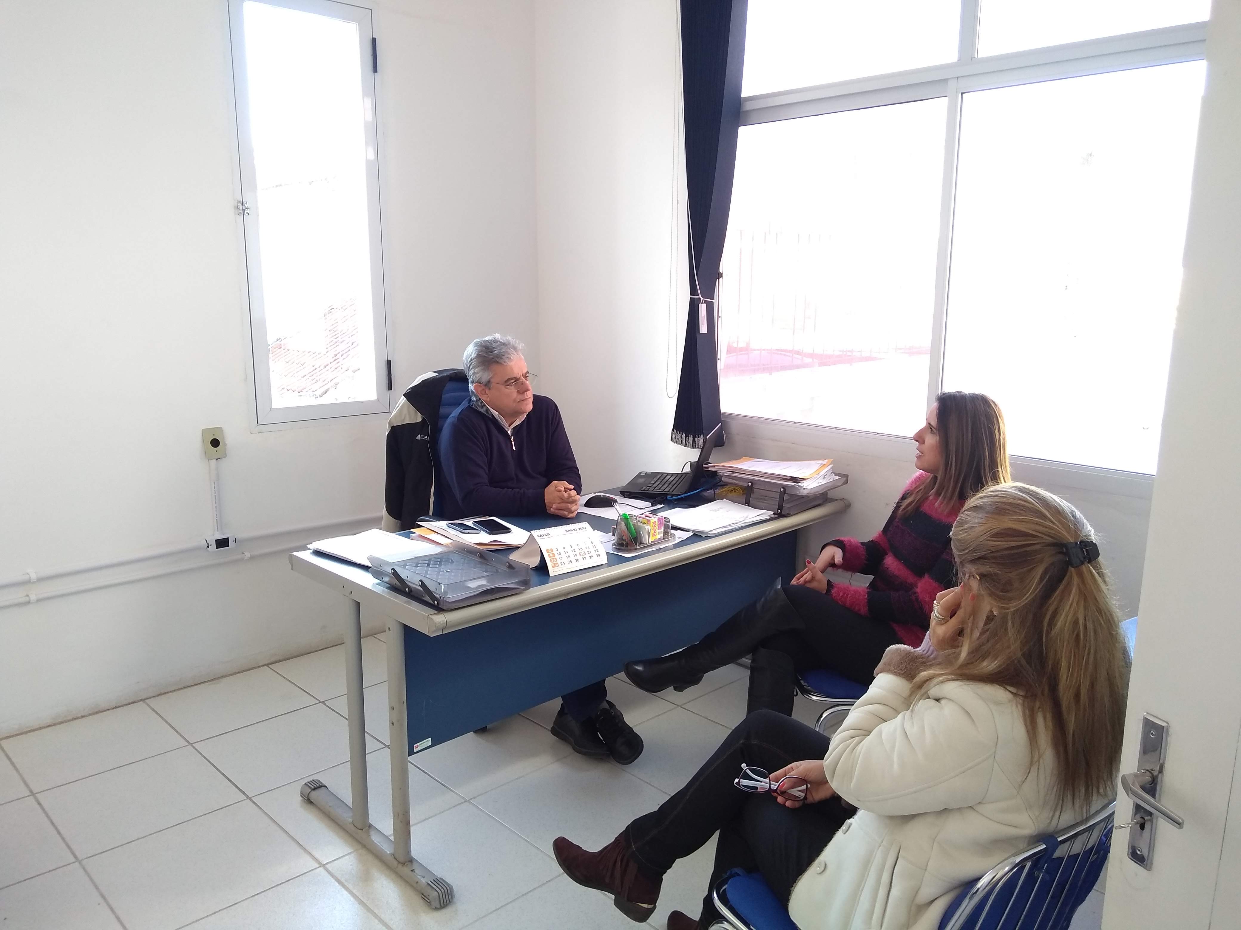 Nova coordenadora se apresentou à equipe da Habitação na busca de parcerias no enfrentamento à violência