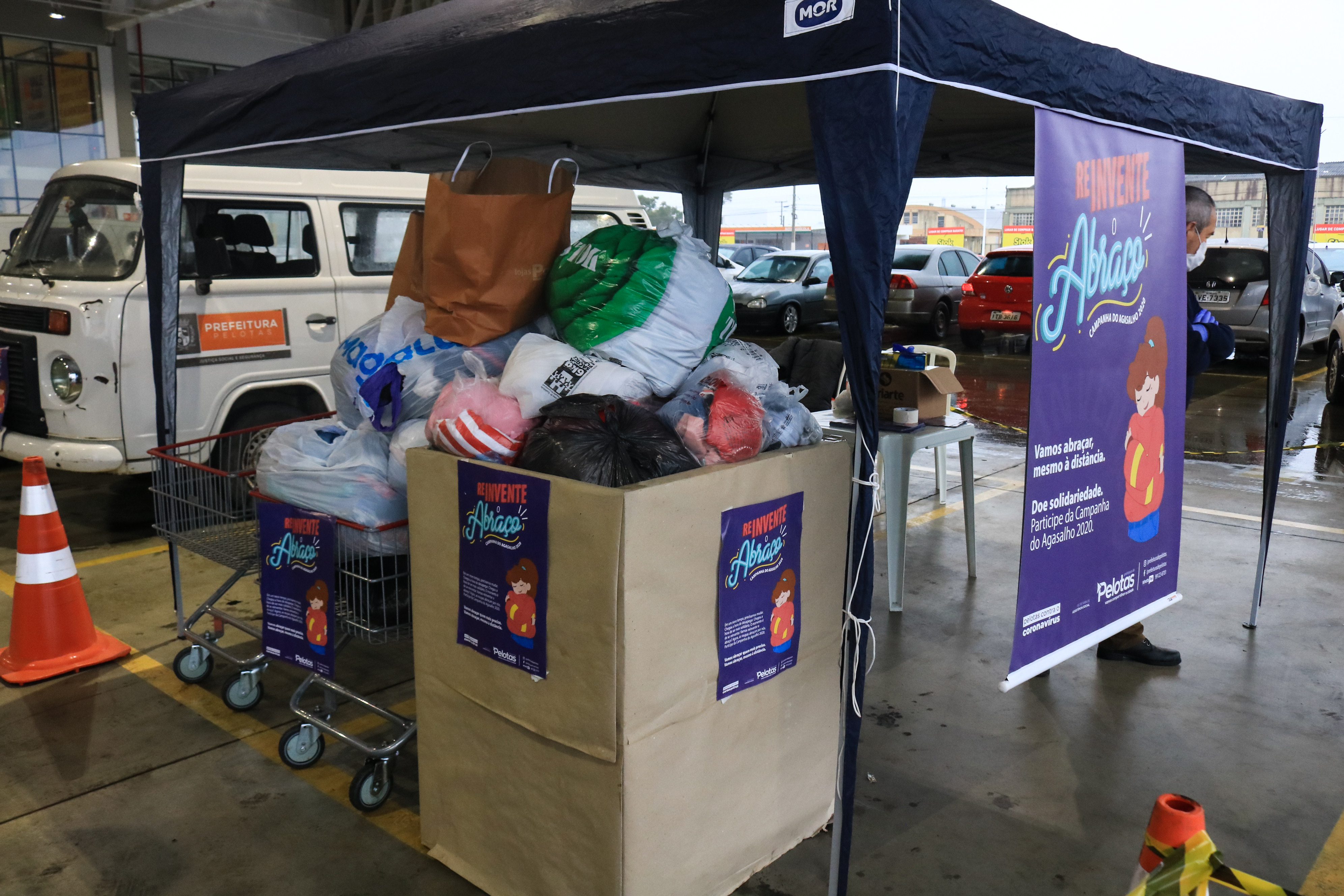 Estacionamento do Stok Center foi o destino de doações nesta semana