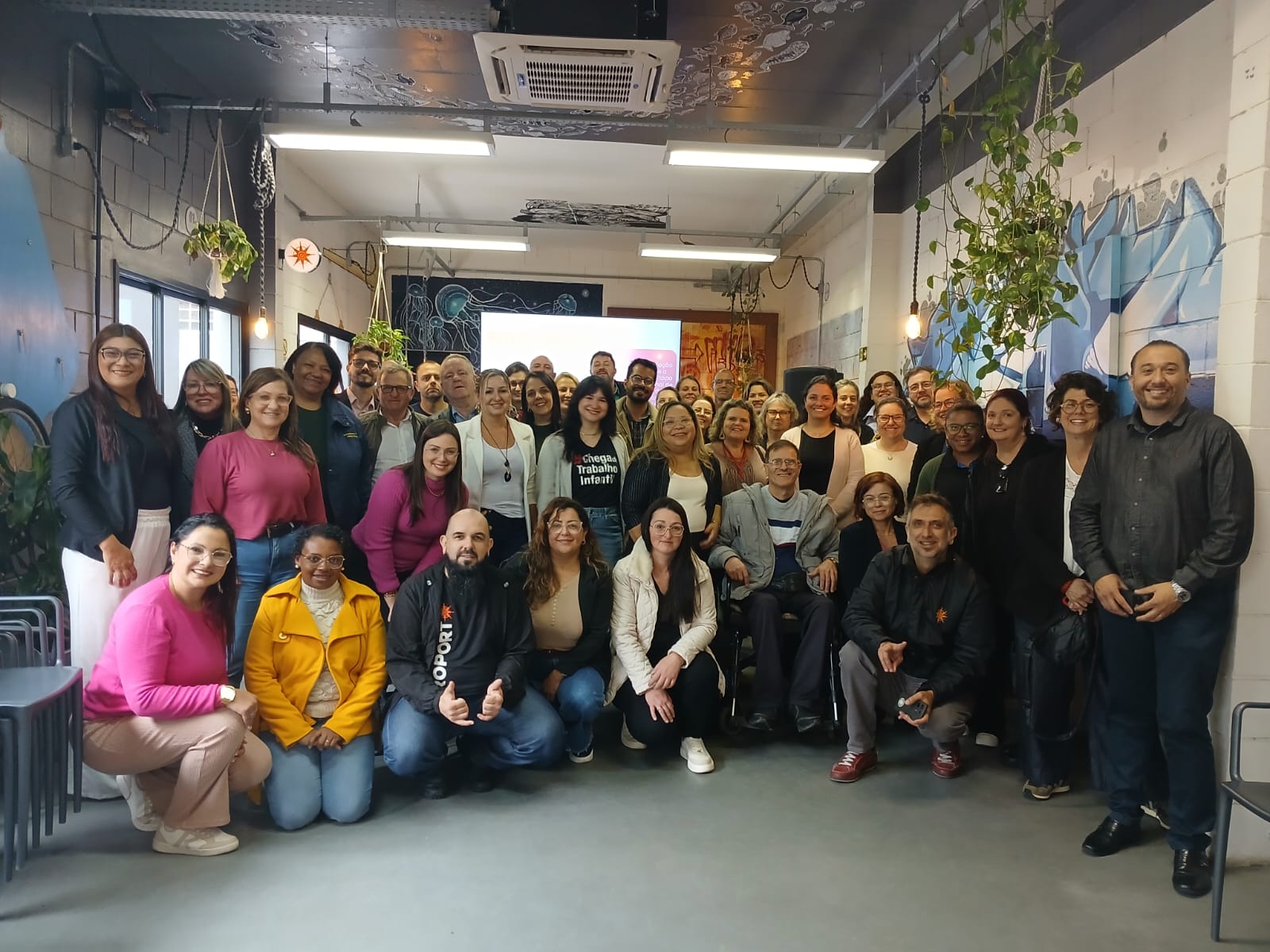 Prefeituras, conselhos de direitos e judiciário alinham as ações para que criança não trabalhe