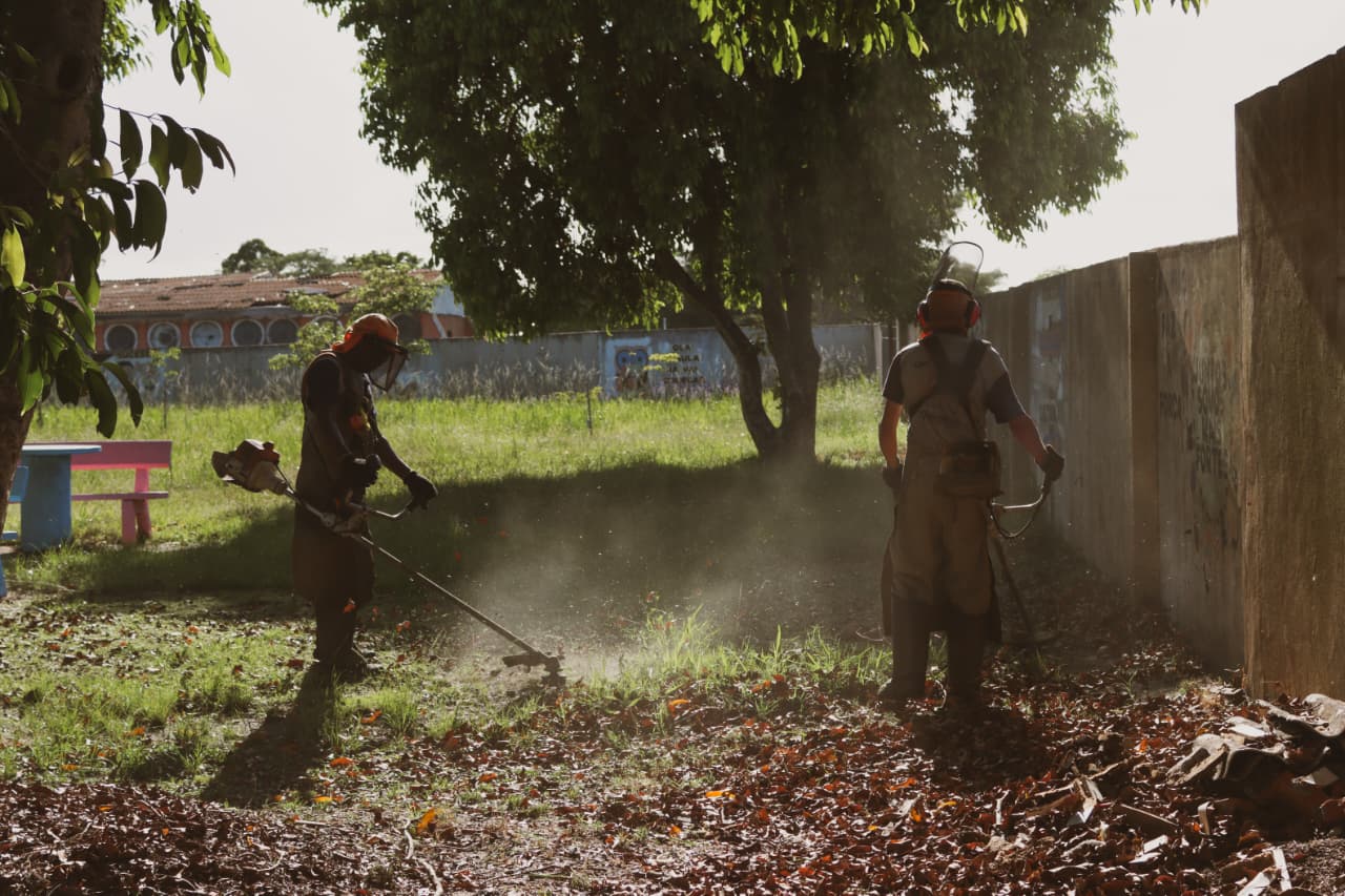 Ações de zeladoria se concentram na zona norte da cidade com serviços de roçado e limpeza de áreas verdes