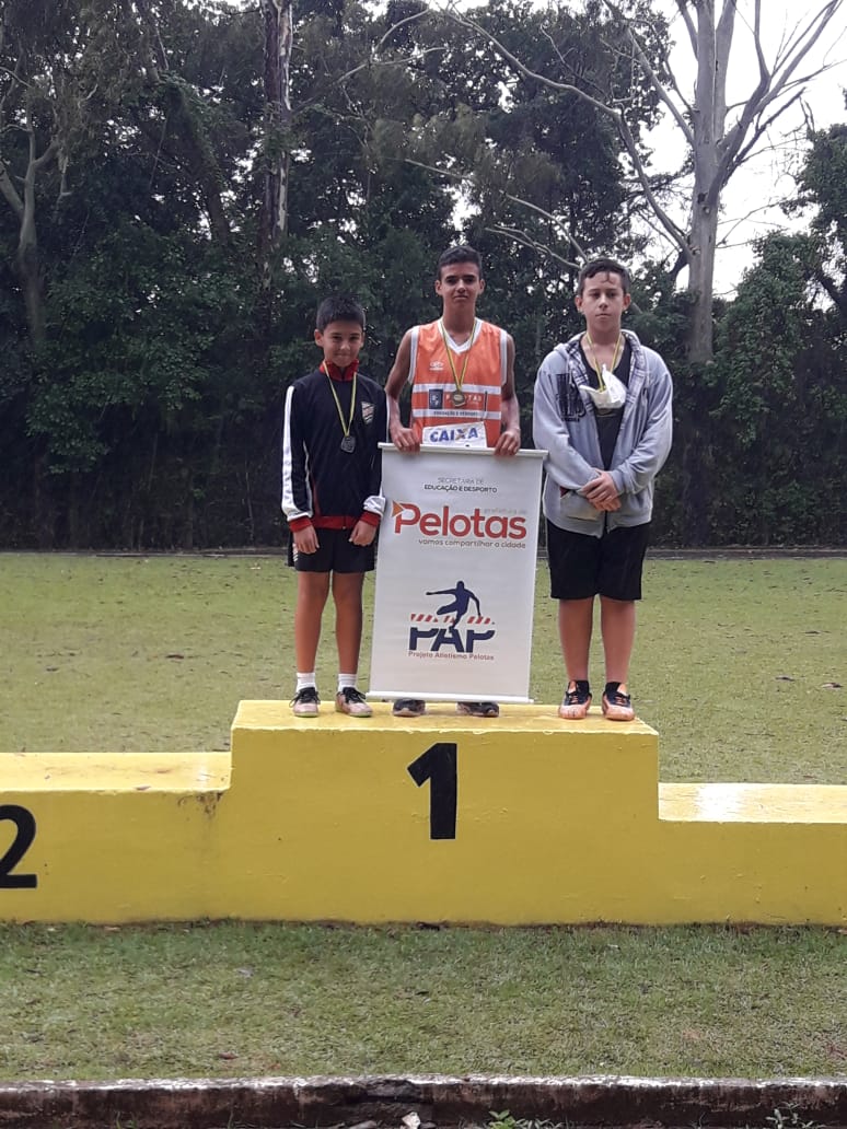 Alunos do Projeto Atletismo Pelotas disputaram o pré-mirim de atletismo em Novo Hamburgo