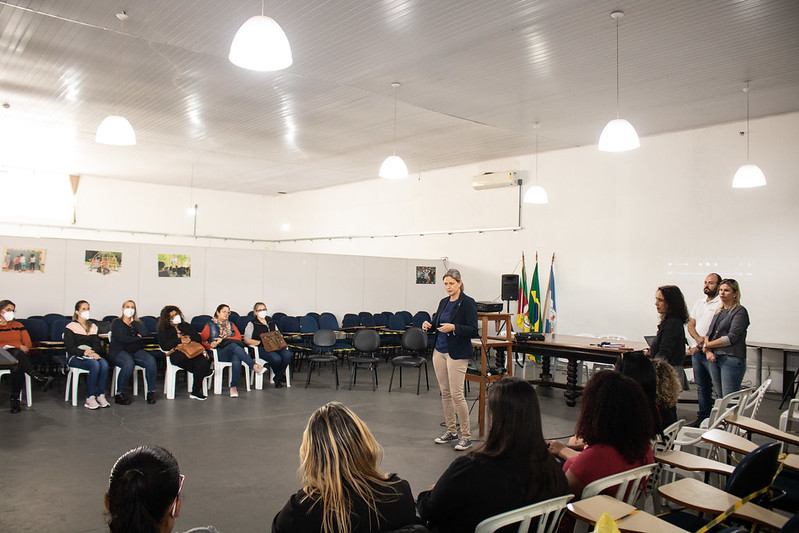 Coordenadores das escolas de Educação Infantil iniciaram capacitação para implantar a metodologia socioemocional nas escolas, para a prevenção da violência infantil. Programa integra o Pacto Pelotas pela Paz