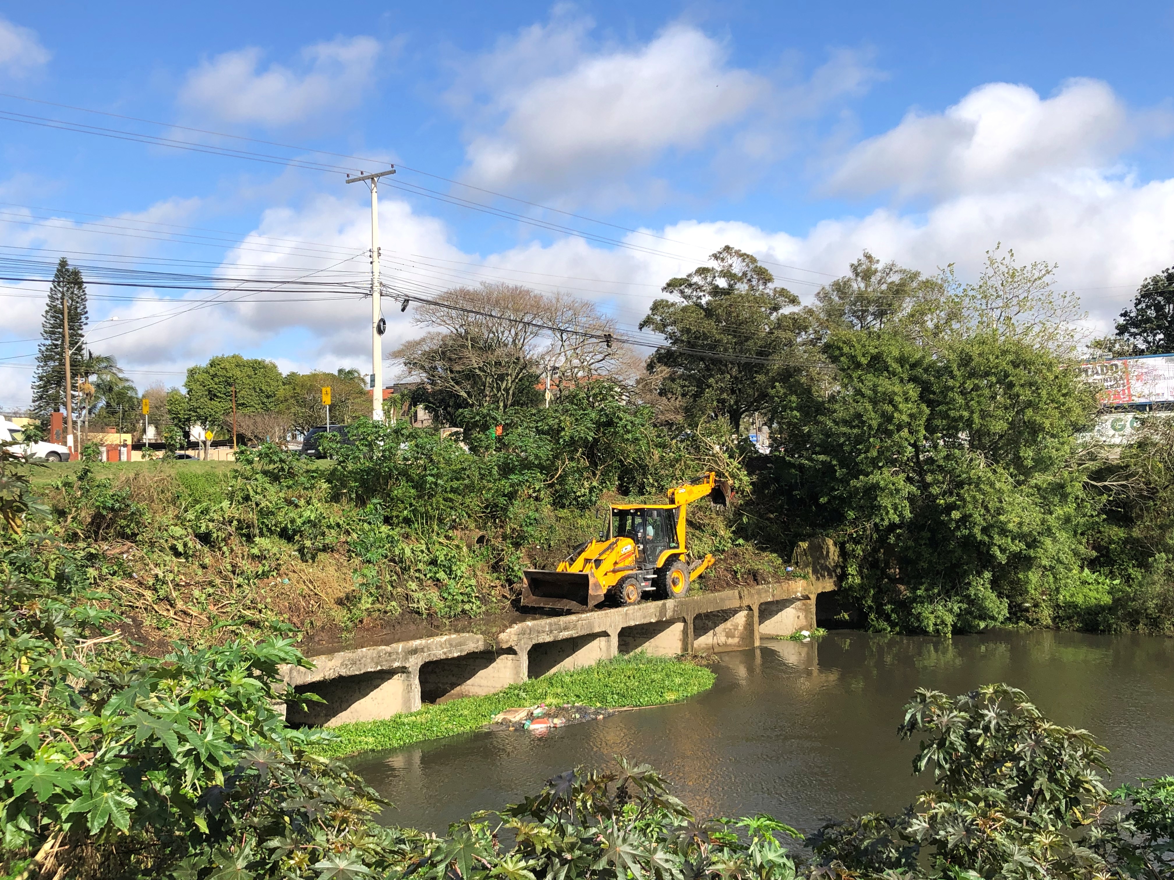 Serviço é executado de forma itinerante pela autarquia em todas as estruturas de macrodrenagem da cidade