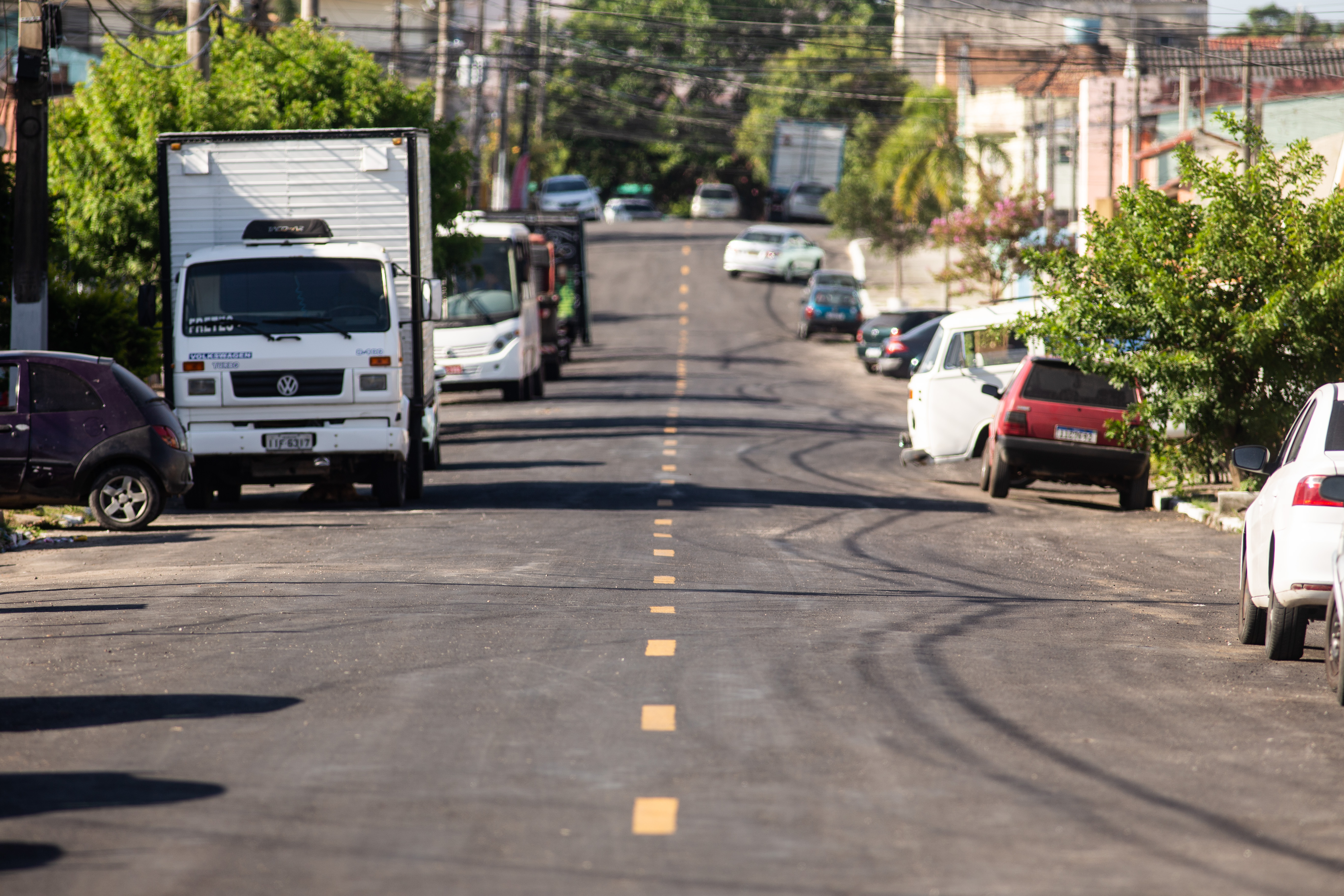 Rua Barão de São Luiz foi entregue pavimentada, entre a rua Ulysses Batinga e avenida Duque de Caxias, com sinalização horizontal e vertical e placas