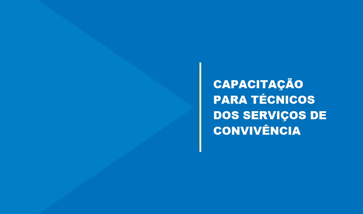 Servidores preparam o acolhimento aos usuários com qualificação técnica e respeito aos protocolos de saúde