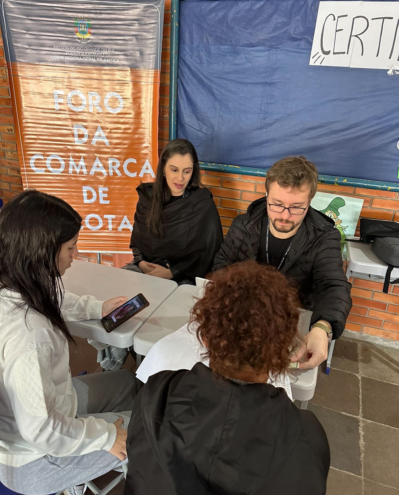 Além de cadastramento no CadÚnico, trabalho realizado pelas equipes do Município, abrigados recebem auxílio no acesso a serviços de Justiça e solicitações cartoriais