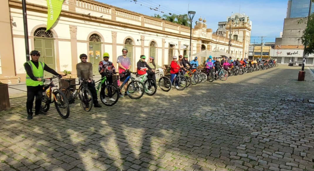 No final do percurso de 12 quilômetros, houve sorteio de uma bicicleta
