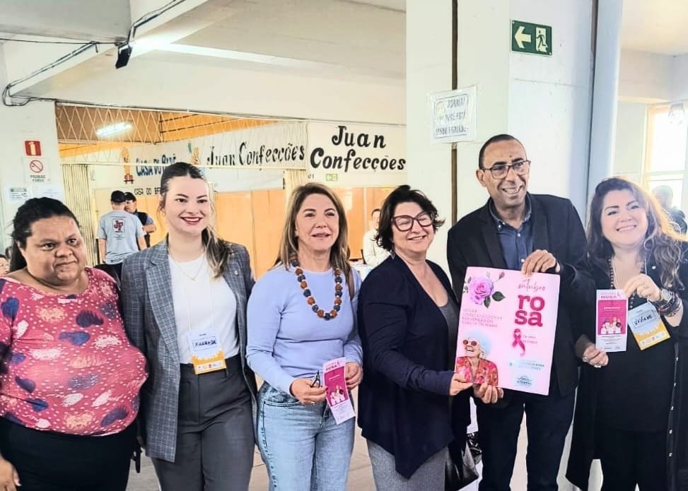 Cartazes e panfletos da campanha alertam para precaução e identificação precoce do câncer de mama