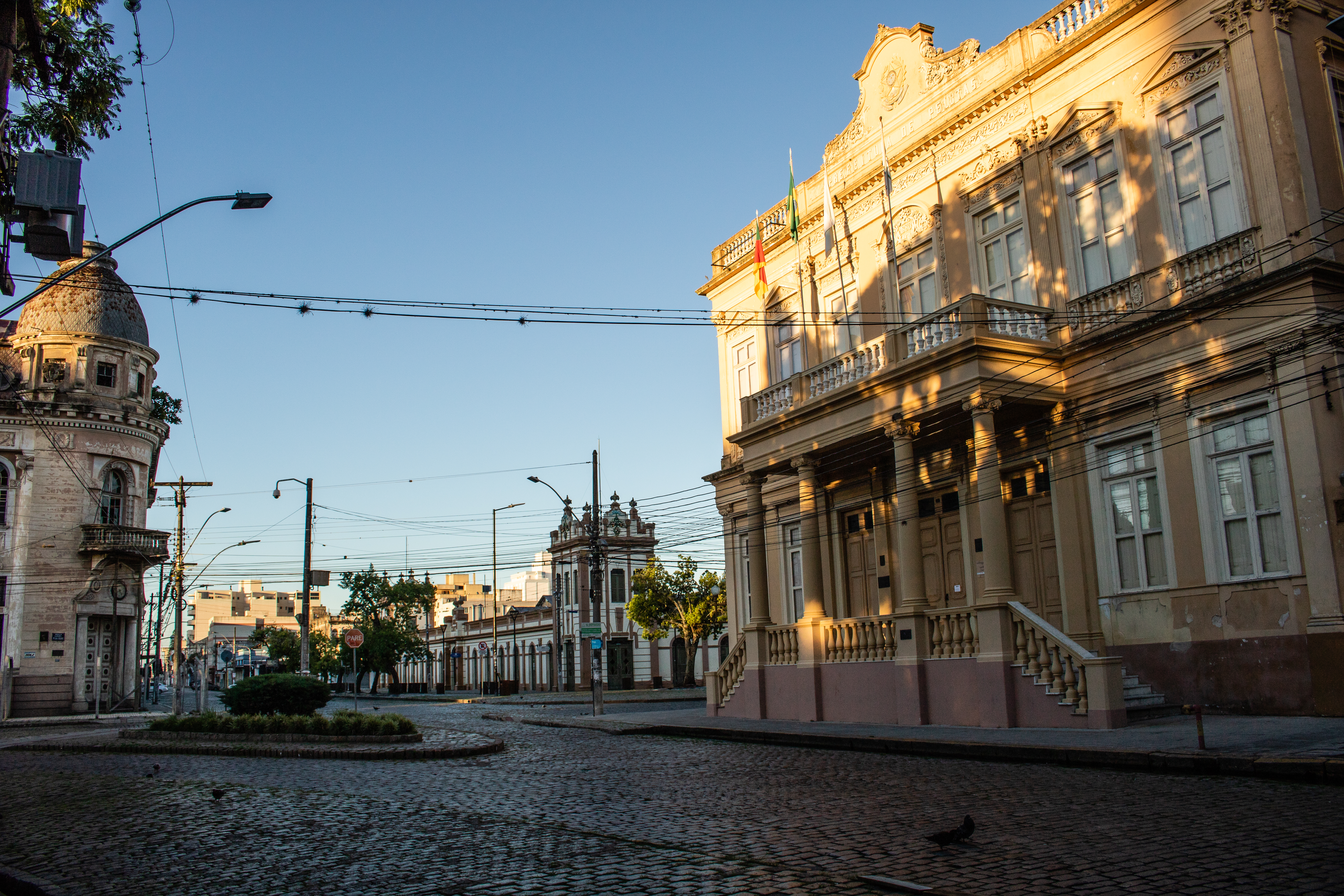 Órgão vai atuar na identificação de crianças e adolescentes que estão fora da escola e para viabilizar o retorno desses alunos ao ambiente escolar, na rede municipal de ensino de Pelotas. SMED, SMS e SAS, junto ao Pacto Pelotas pela Paz, estão envolvidos