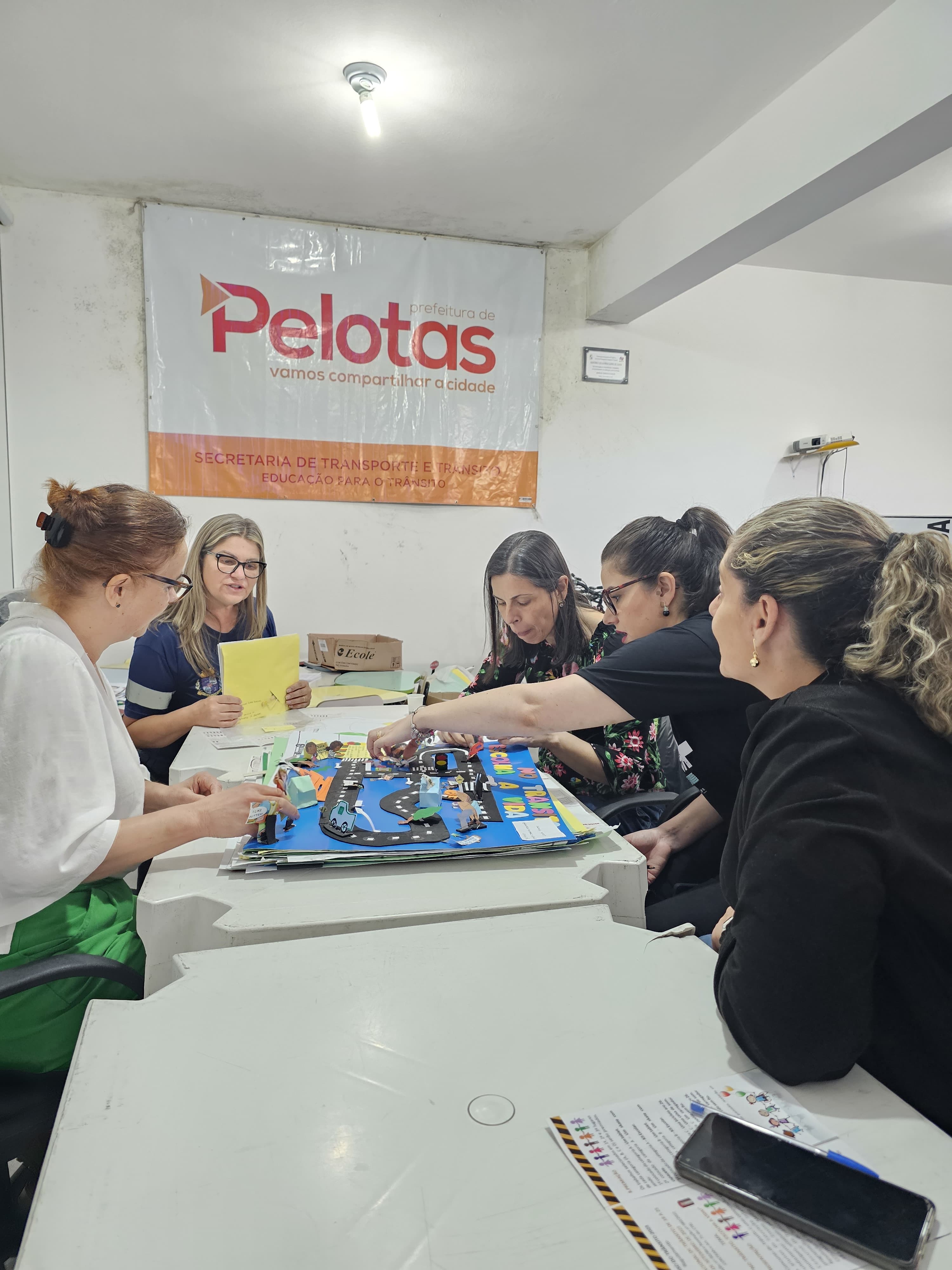 Alunos de escolas de Pelotas participam da competição com desenhos, cartazes, slogans e redações sobre o tema No Trânsito, Escolha a Vida. Confira a lista dos vencedores