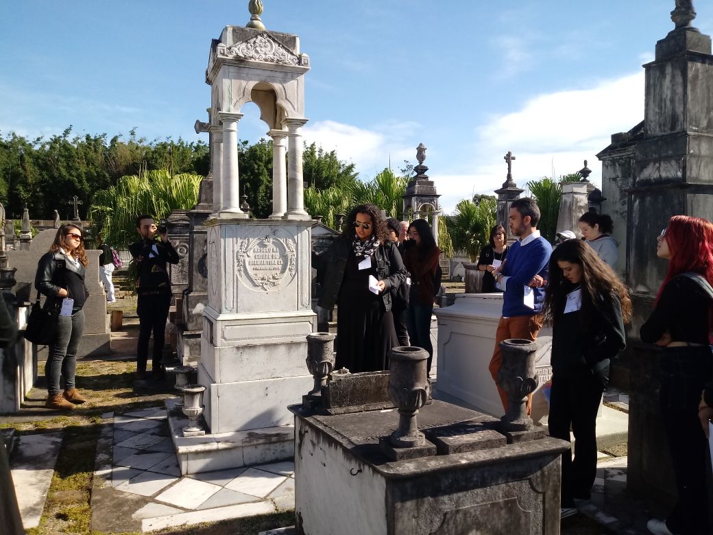 Aula sobre arte funerária e história de Pelotas é ministrada por grupo de pesquisa do curso de bacharelado em Conservação e Restauração de Bens Culturais da UFPel