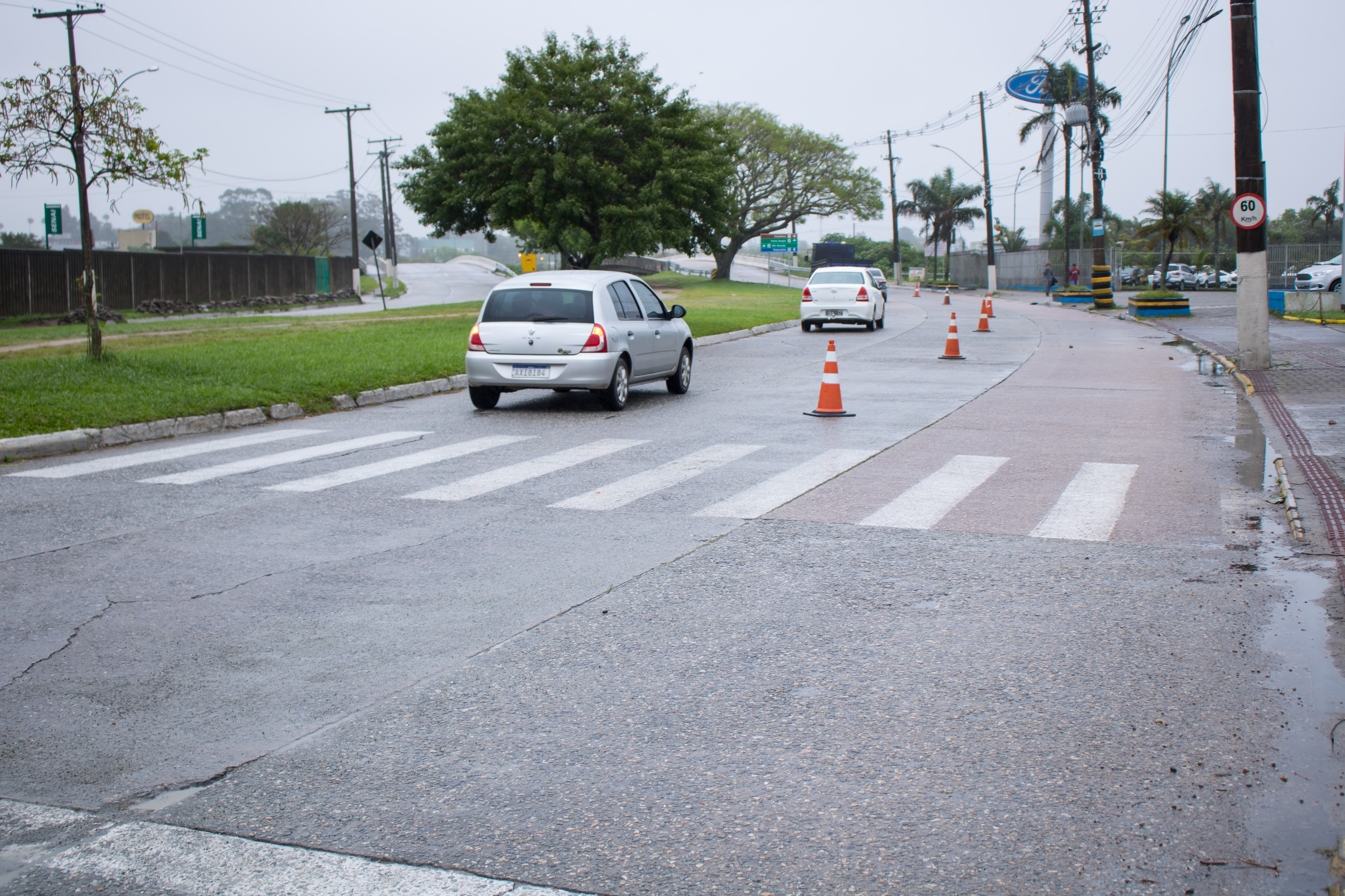 Theodoro Müller, Presidente João Goulart, Marcílio Dias, Barão de Santa Tecla e outras vias da região também foram afetadas. Secretaria de Transporte e Trânsito já atua nos locais