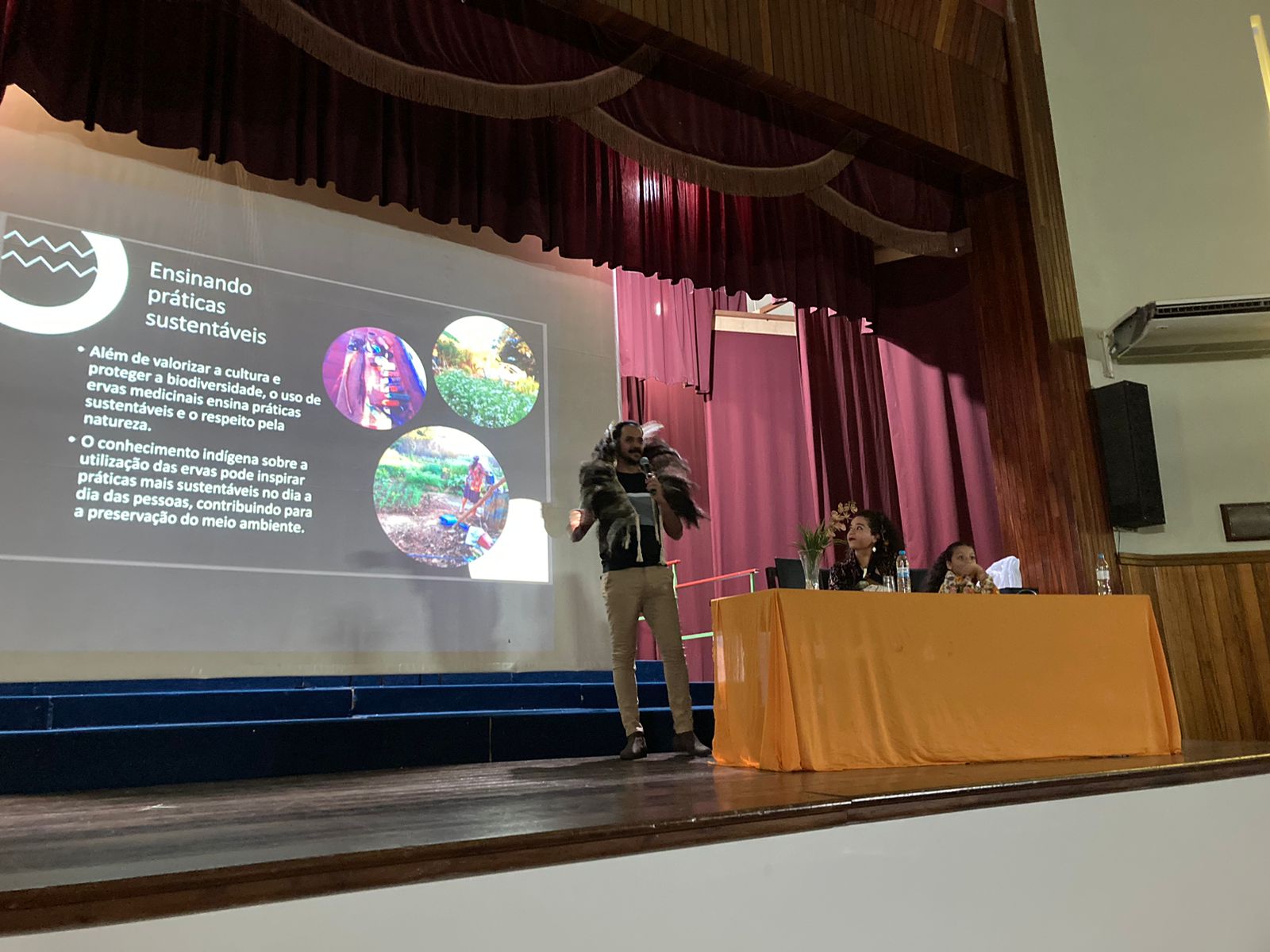 Promovido pela Prefeitura, o encontro abordou temáticas indígenas e afro-brasileiras