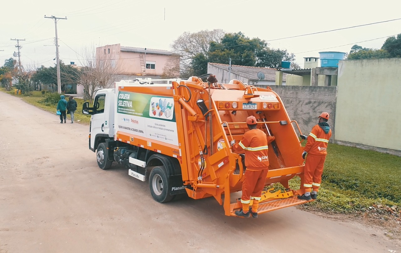 Moradores de regiões que não contam com a Coleta Seletiva têm a opção de agendar junto à autarquia o recolhimento do lixo reciclável