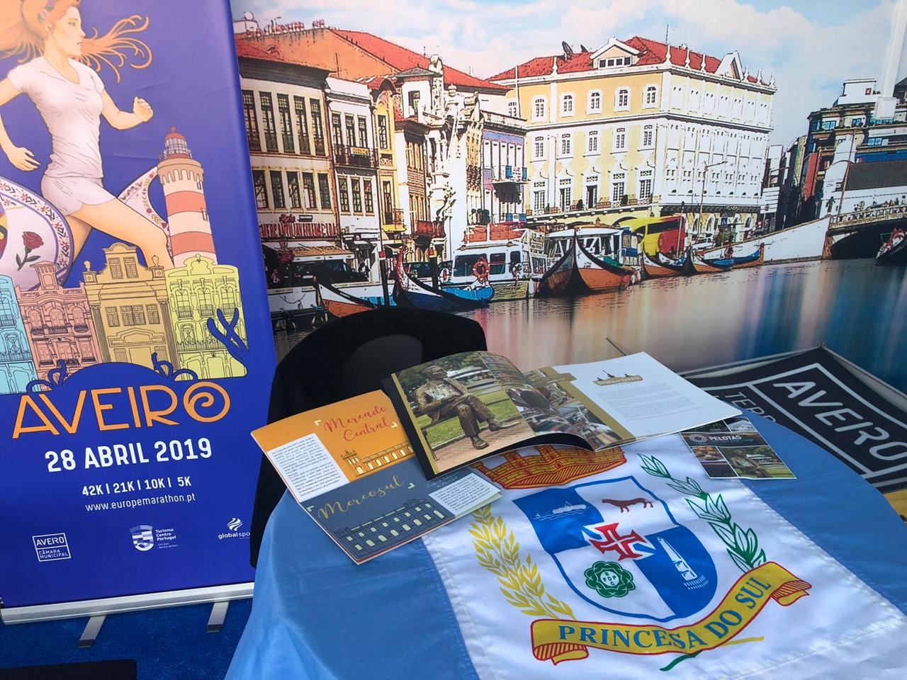 Patrimônio cultural do município está em destaque no estande da Câmara de Aveiro. Evento começou no último sábado (23) e vai até o dia 25 de abril