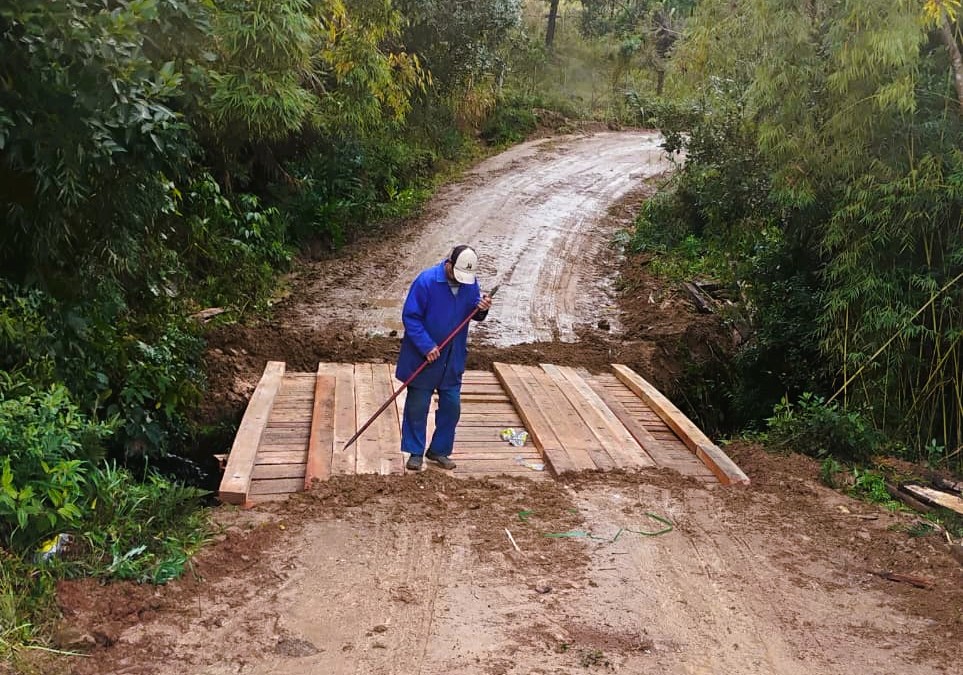 Estruturas que favorecem o trânsito e o escoamento de safras de várias culturas estão localizadas na colônia Santa Áurea e na Cascata