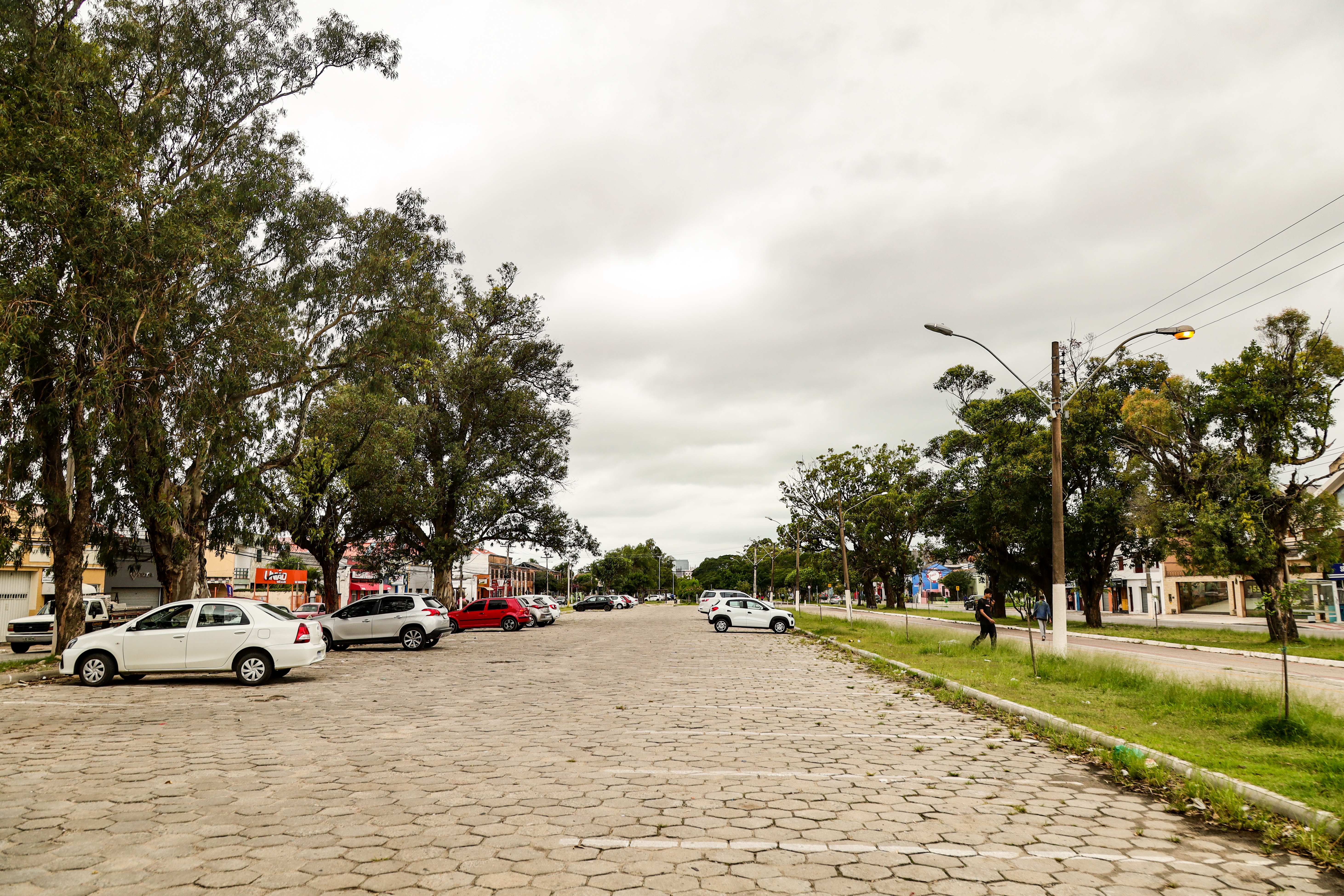 Iluminação em LED será instalada no trecho que se inicia na praça 20 de Setembro e contemplará toda a avenida Duque de Caxias