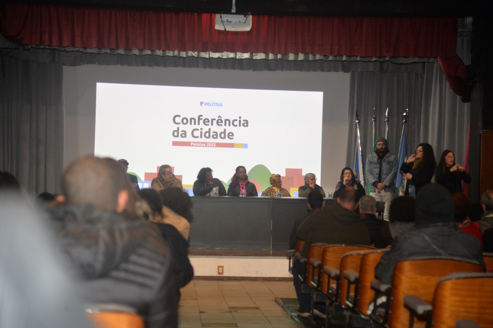 Evento estabeleceu proposições, com participação popular, que servirão de base para adoção de políticas públicas no município em termos de resiliência climática
