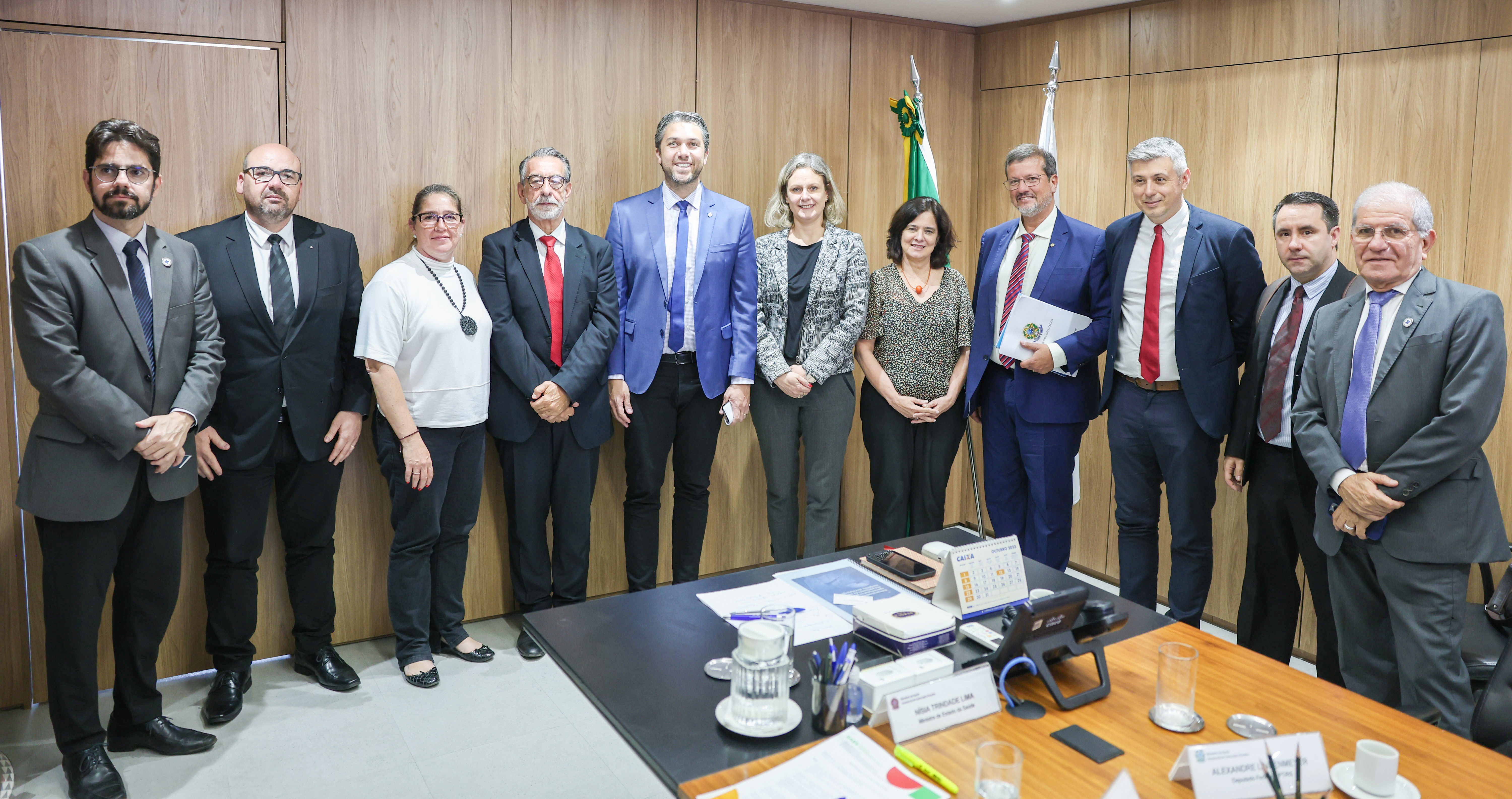 Prefeita integrou comitiva da Zona Sul que esteve no Ministério da Saúde nesta terça-feira (14)