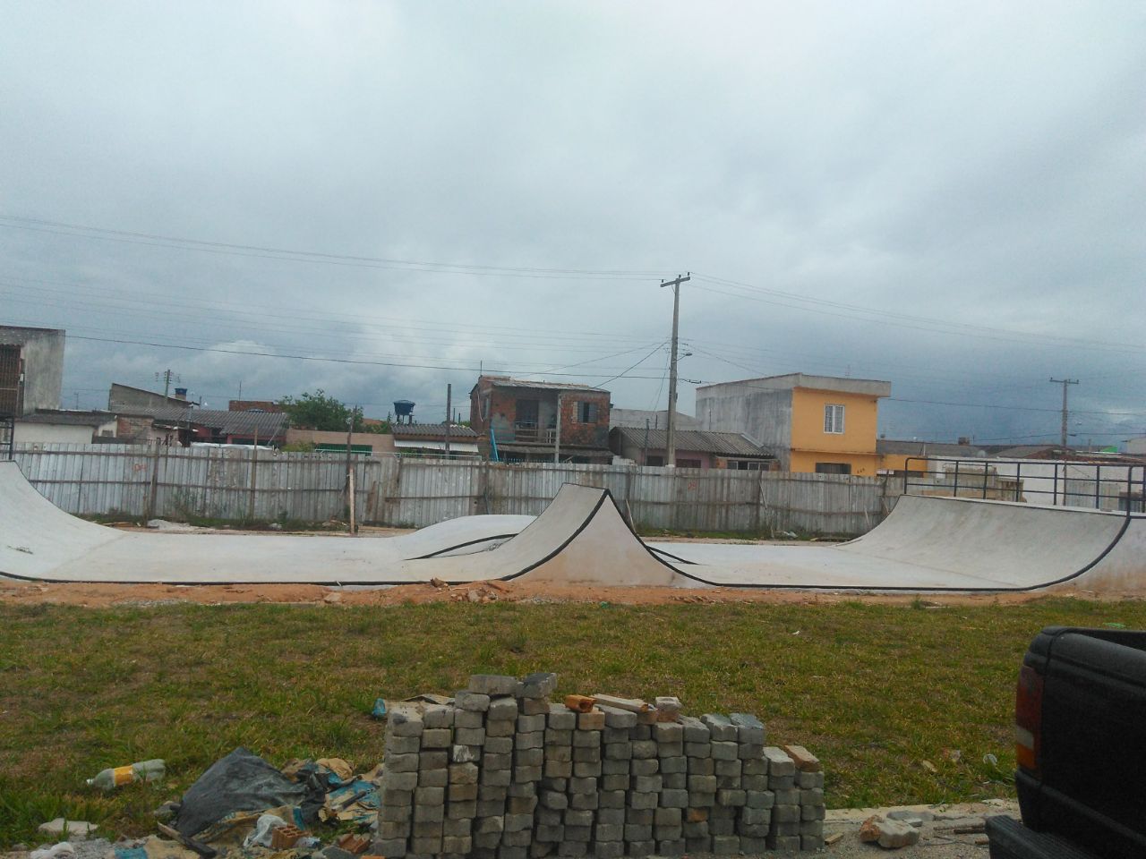 Piso em granitina, bicicletários e aparelhos de ginástica também estão nas etapas finais
