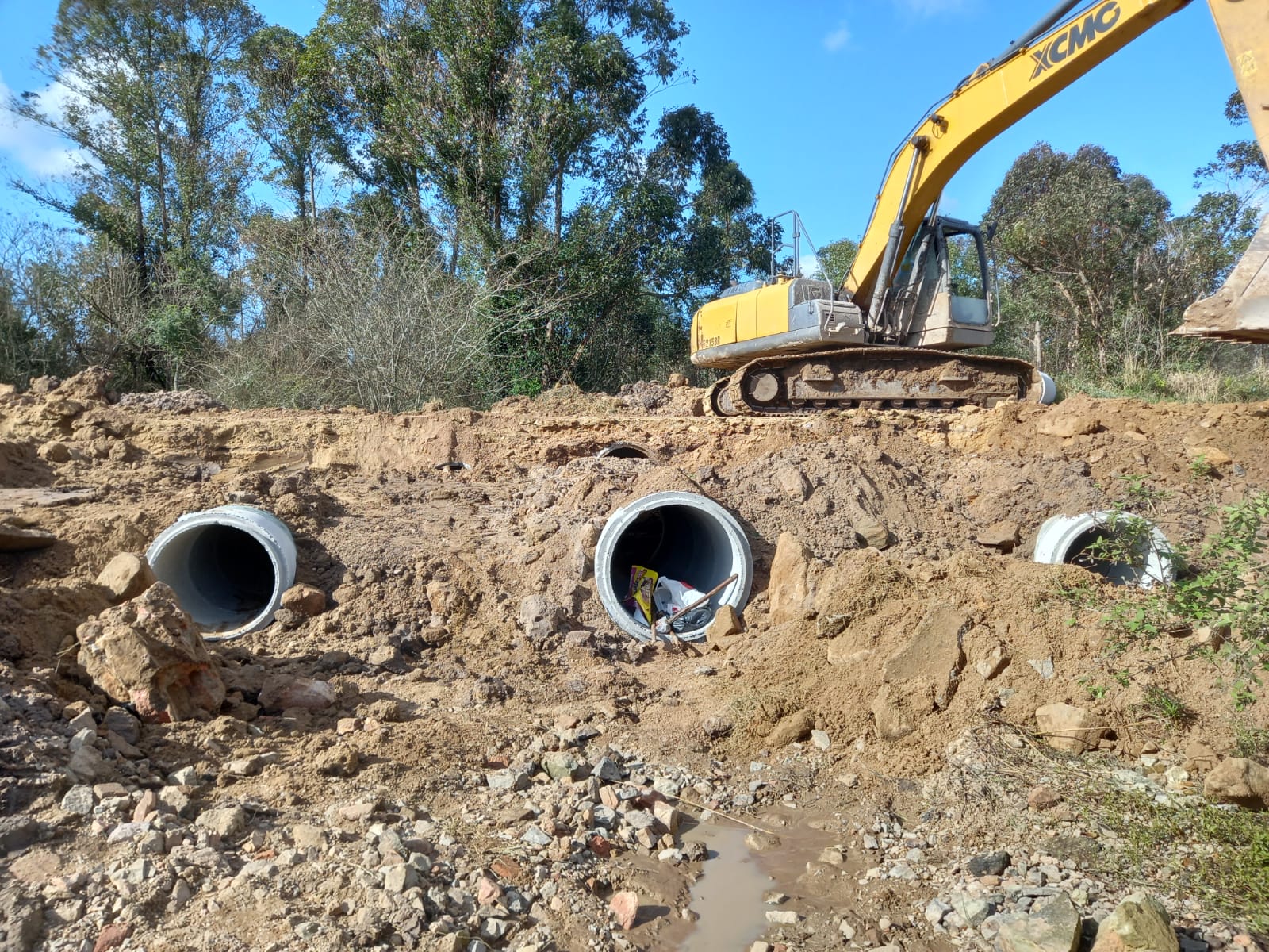 Obras iniciaram-se nesta quarta-feira (10). Na quinta, haverá bloqueio total para passagem de veículos das 8 às 16h. Na sexta-feira, as interrupções serão parciais