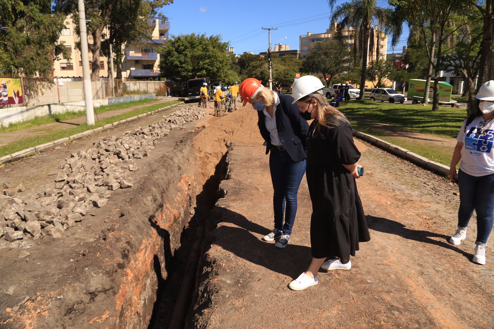 Intervenção é feita pelo Sanep na avenida Dr. Figueiredo Mascarenhas, no trecho entre as ruas Padre Anchieta e Andrade Neves