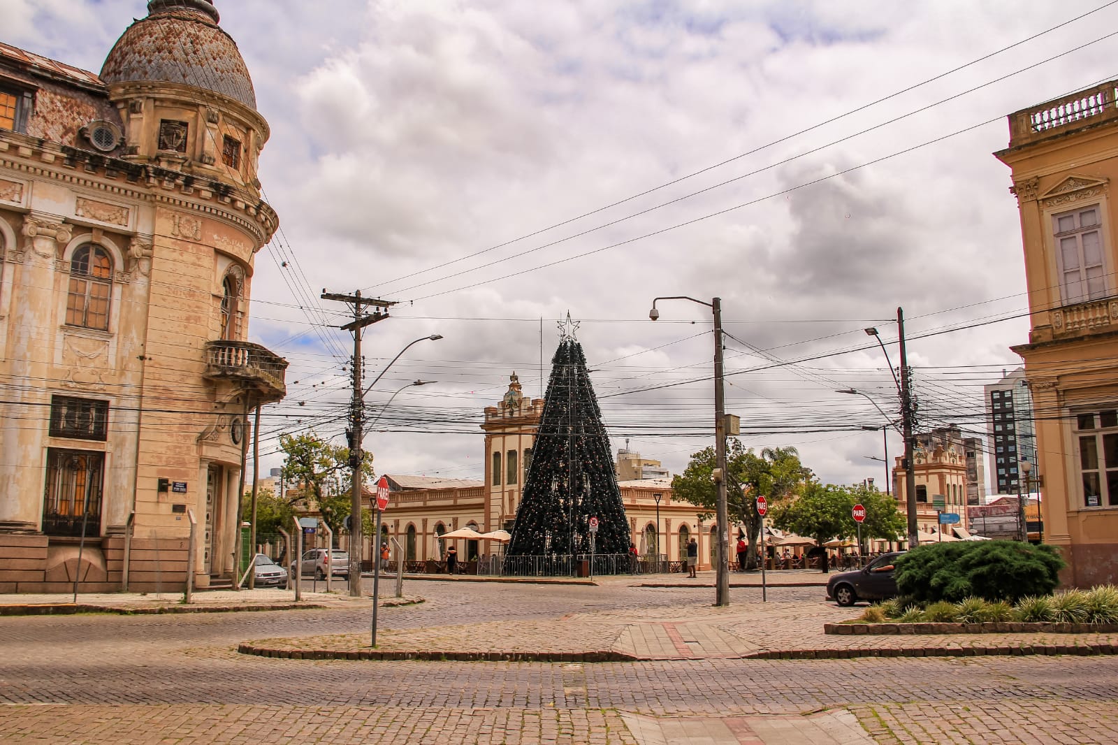 Abertura oficial da festa será no sábado (11), com o acionamento das luzes, águas dançantes no Chafariz das Nereidas e a presença do Papai Noel
