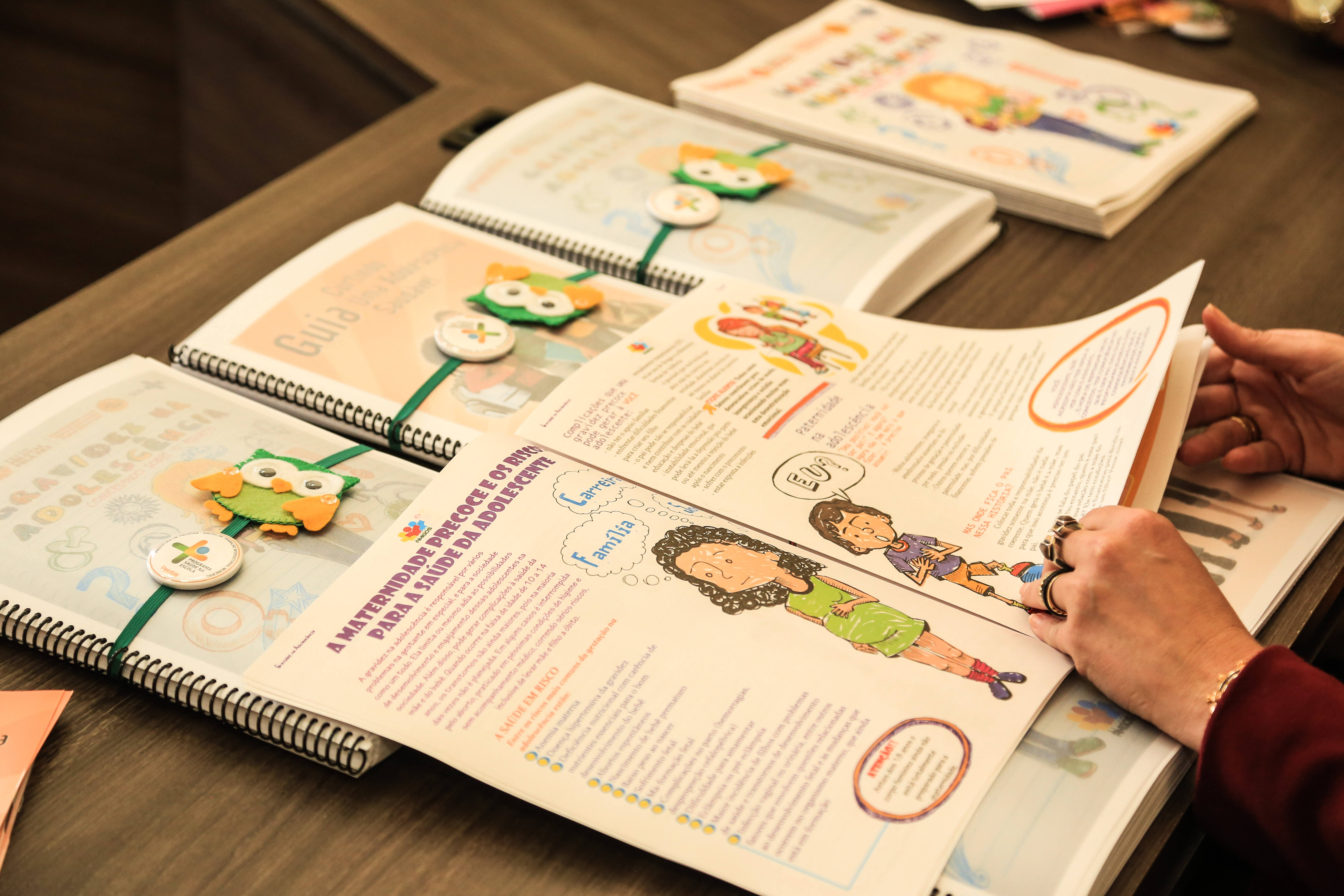 Material para trabalhar a educação de adolescentes cegos em sala de aula foi entregue às equipes diretivas das três escolas públicas inclusivas