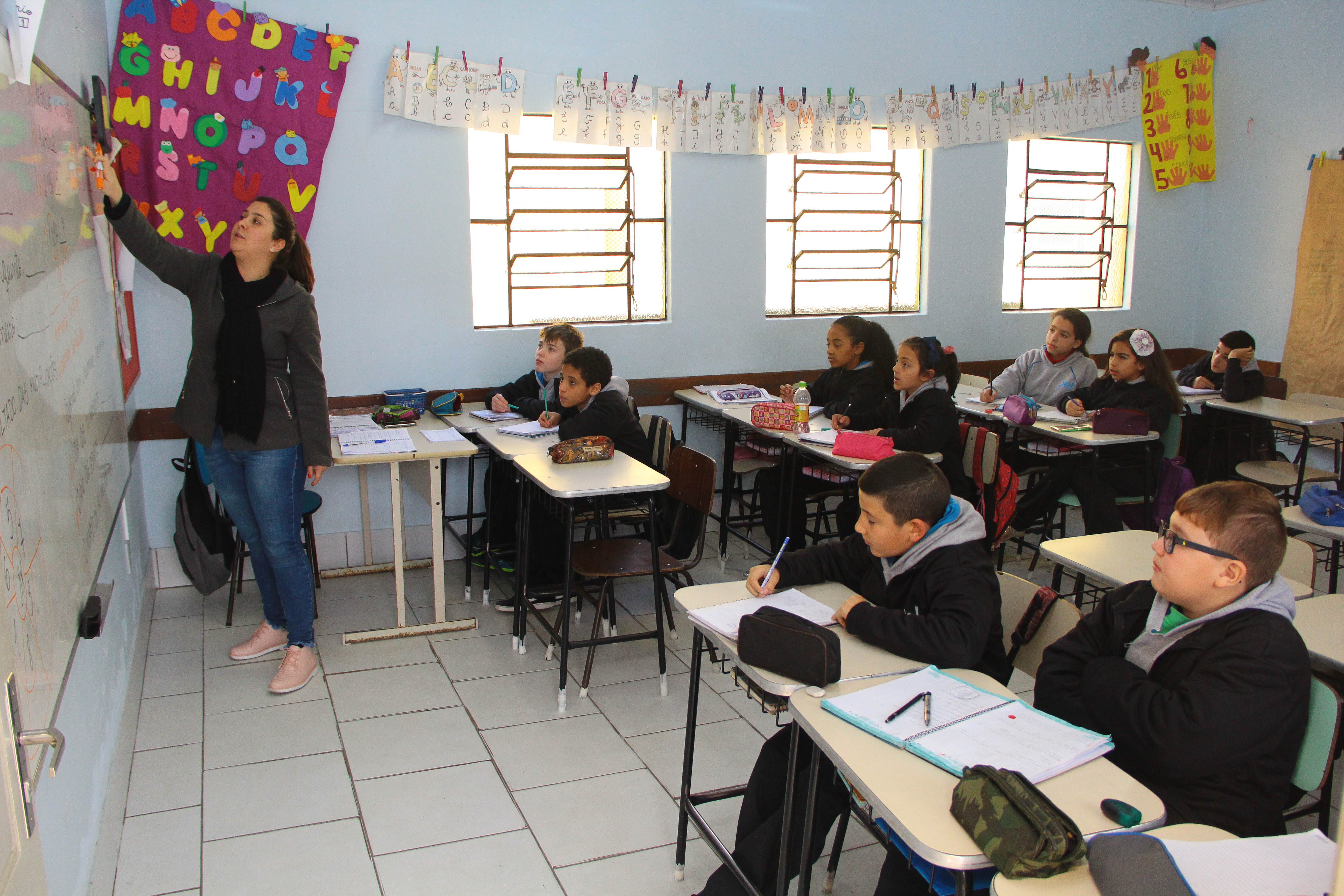 Participam profissionais de 42 UBSs e 98 escolas envolvidos no Programa