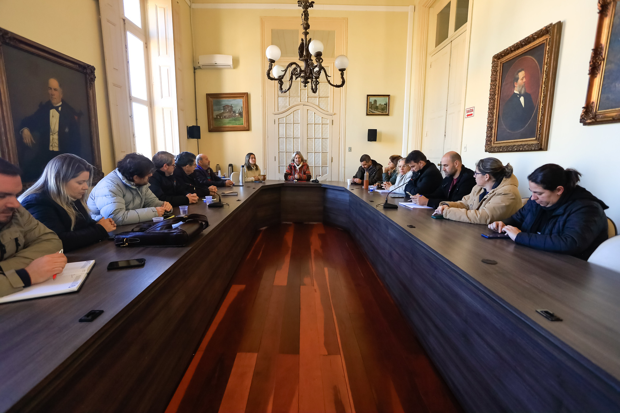 Em live realizada nesta sexta-feira (14) Paula reforçou que população mantenha o cuidado durante seus deslocamentos pois árvores afetadas e fios caídos ainda representam risco
