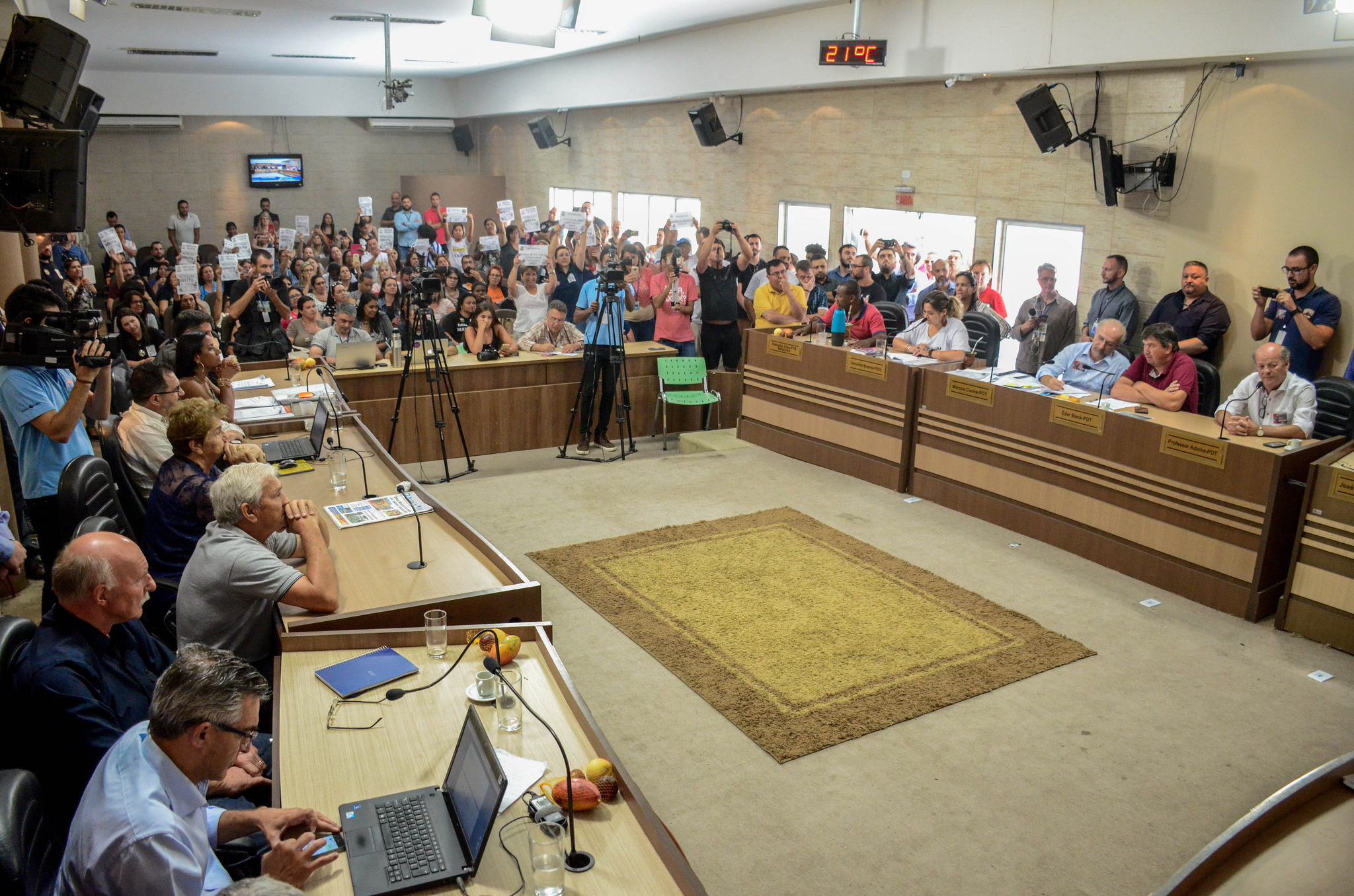 Com a rejeição do PL de adequação da remuneração pela Câmara, Prefeitura cumprirá a determinação do tribunal
