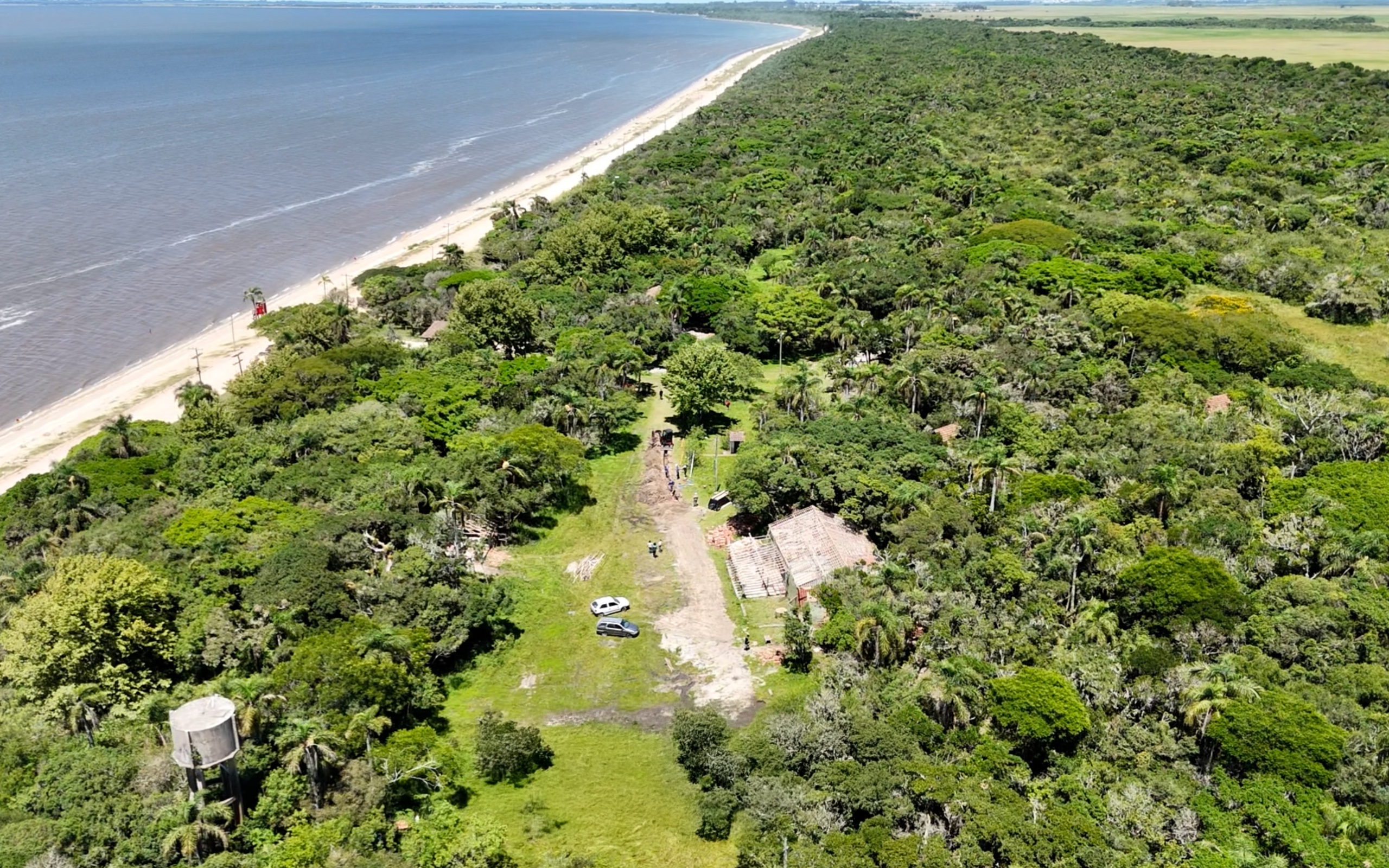 Trabalhos envolvem saneamento, recuperação de banheiros, bar e prédio administrativo