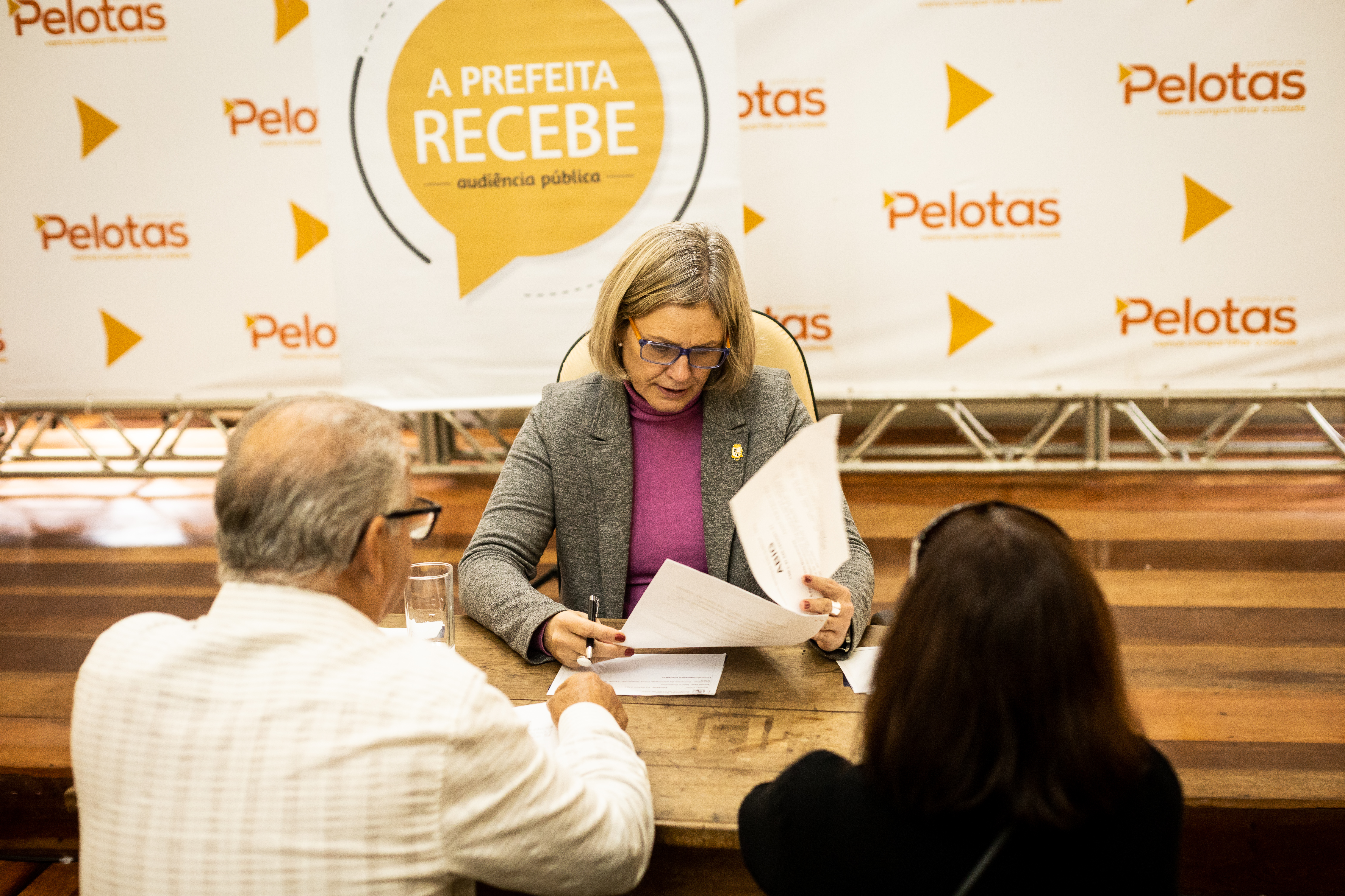 Cerca de onze atendimentos, individuais e para grupos, foram realizados no Paço Municipal pela gestora junto aos secretários para tratar sobre demandas e avaliações da cidade