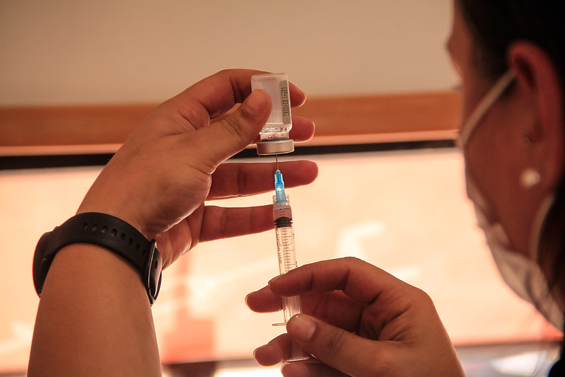 A partir de segunda-feira (4), público pode receber também aplicações contra as duas doenças no espaço itinerante, além das vacinas contra o coronavírus, a Hepatite B e a dT