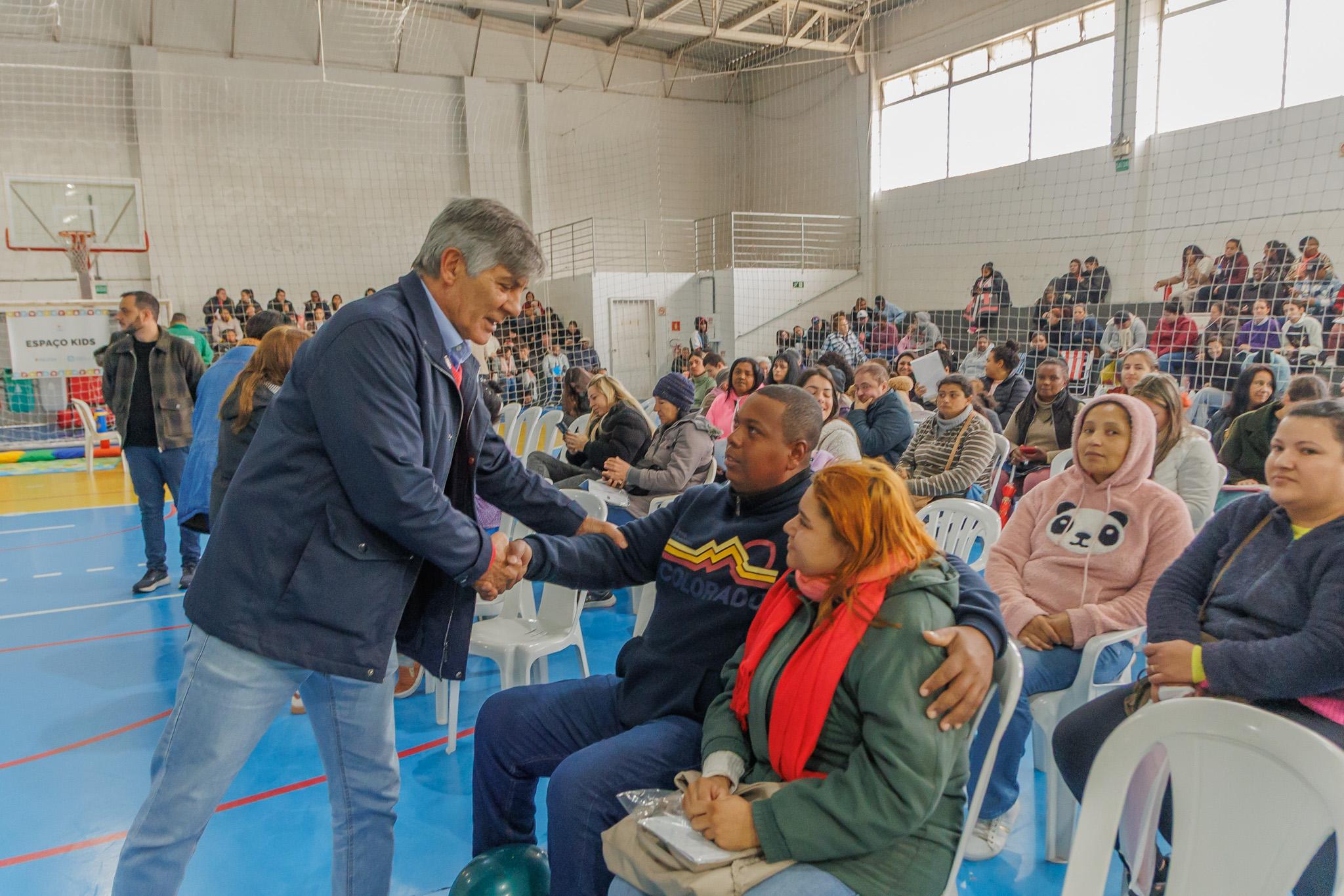 Primeira de uma série de mobilizações para habilitar famílias e contar com um diagnóstico sobre os problemas de moradia no município ocorreu neste domingo (14)