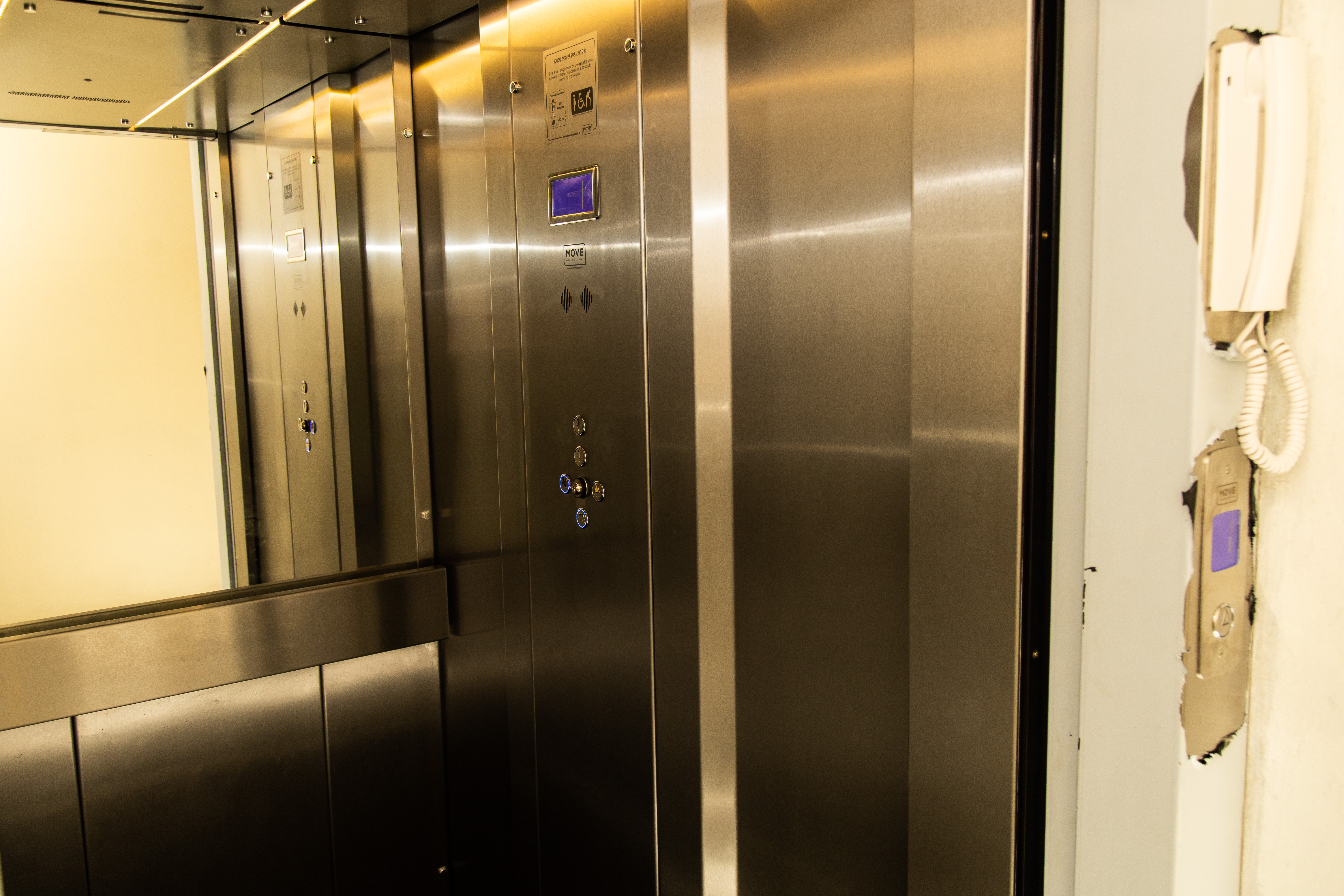 Novo elevador garante 100% de inclusão no acesso aos serviços do prédio