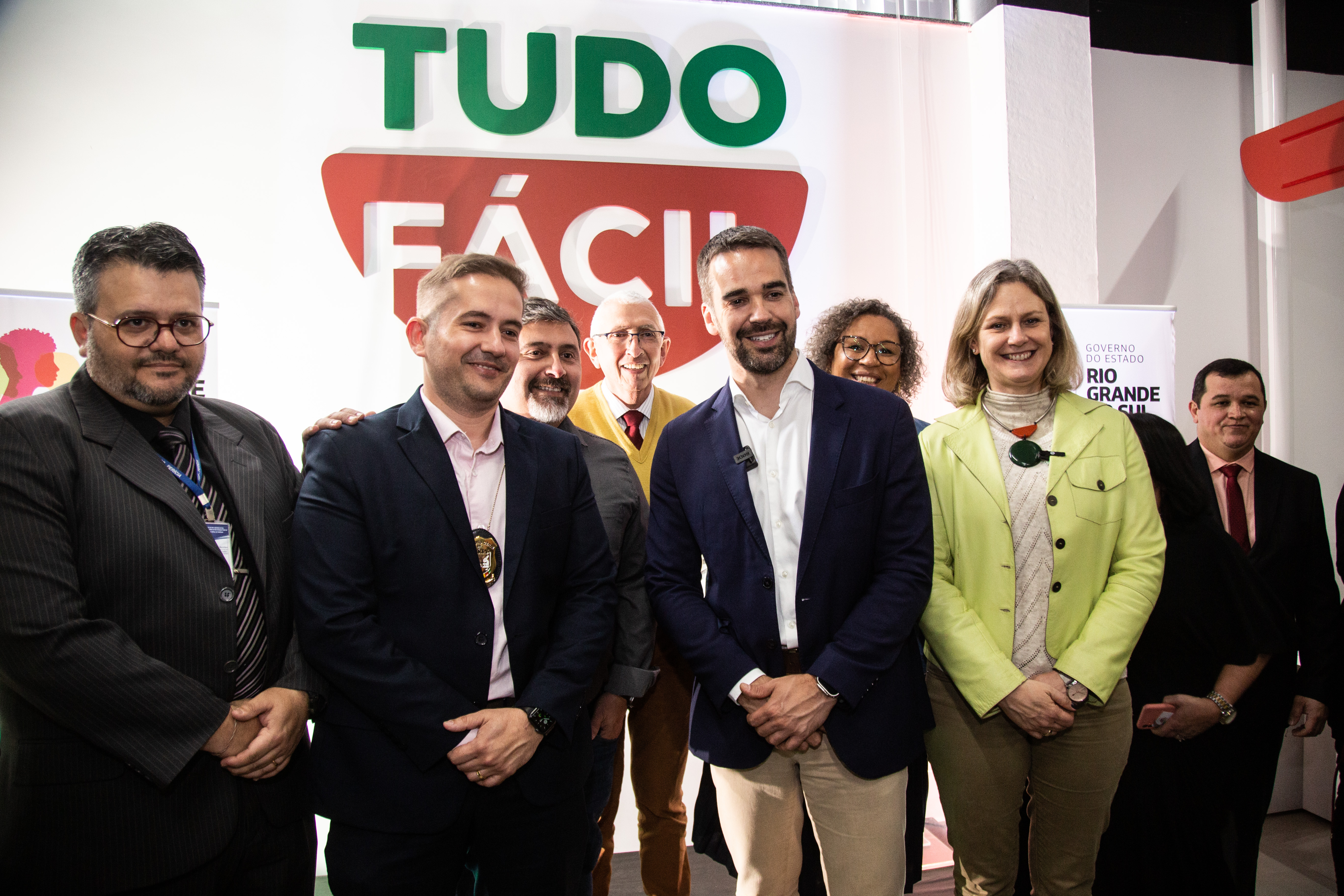 Iniciativa visa atender a população com serviços do Estado de forma simplificada e centralizada