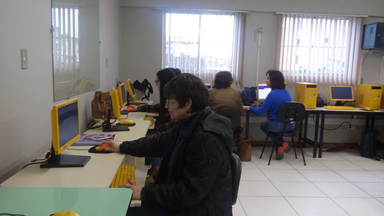Encontro possibilitou a troca de experiências e a elaboração de atividades