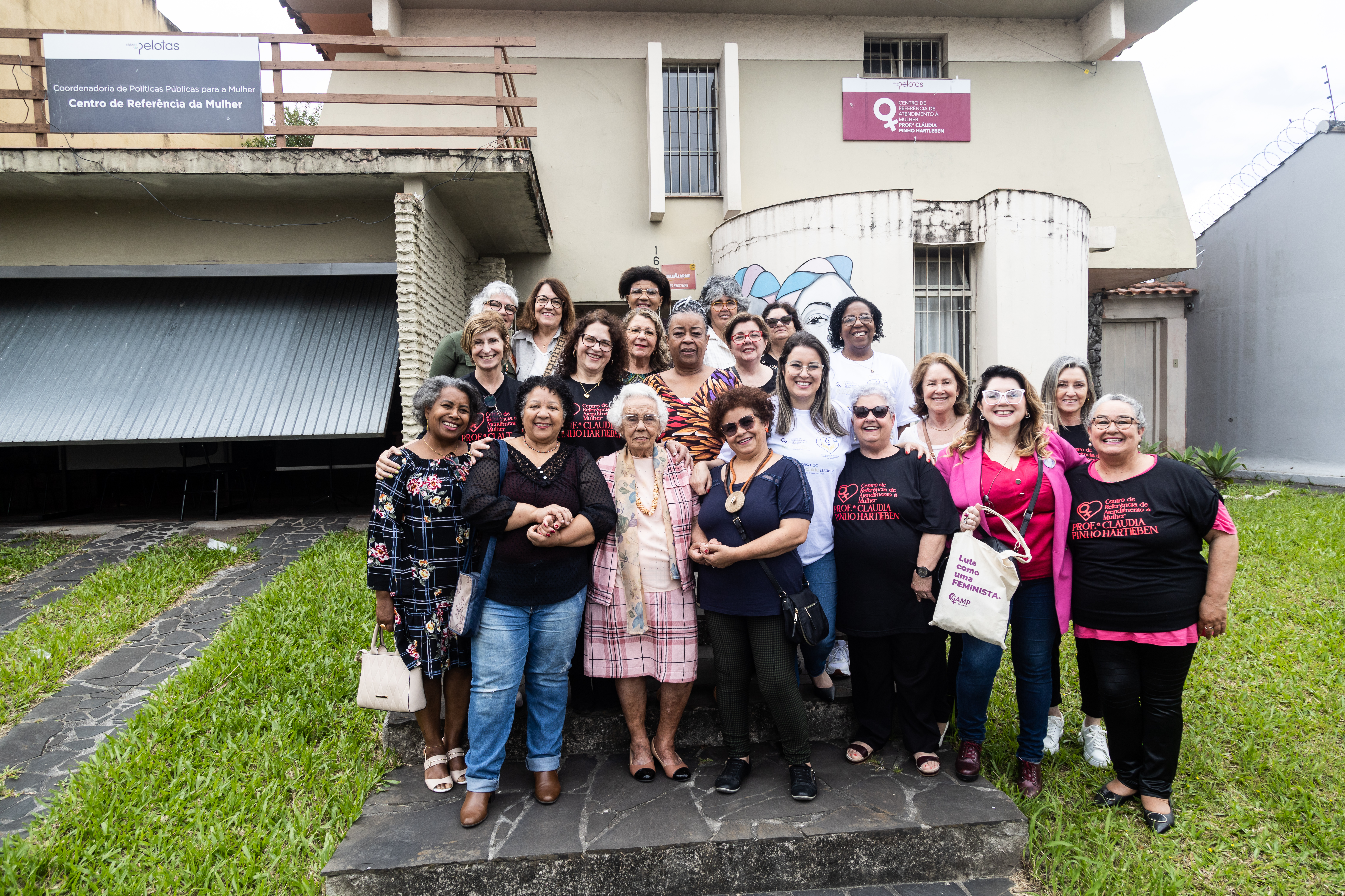 Sala de acolhimento a mulheres vítimas de violência passou a se chamar professora Zely Franco